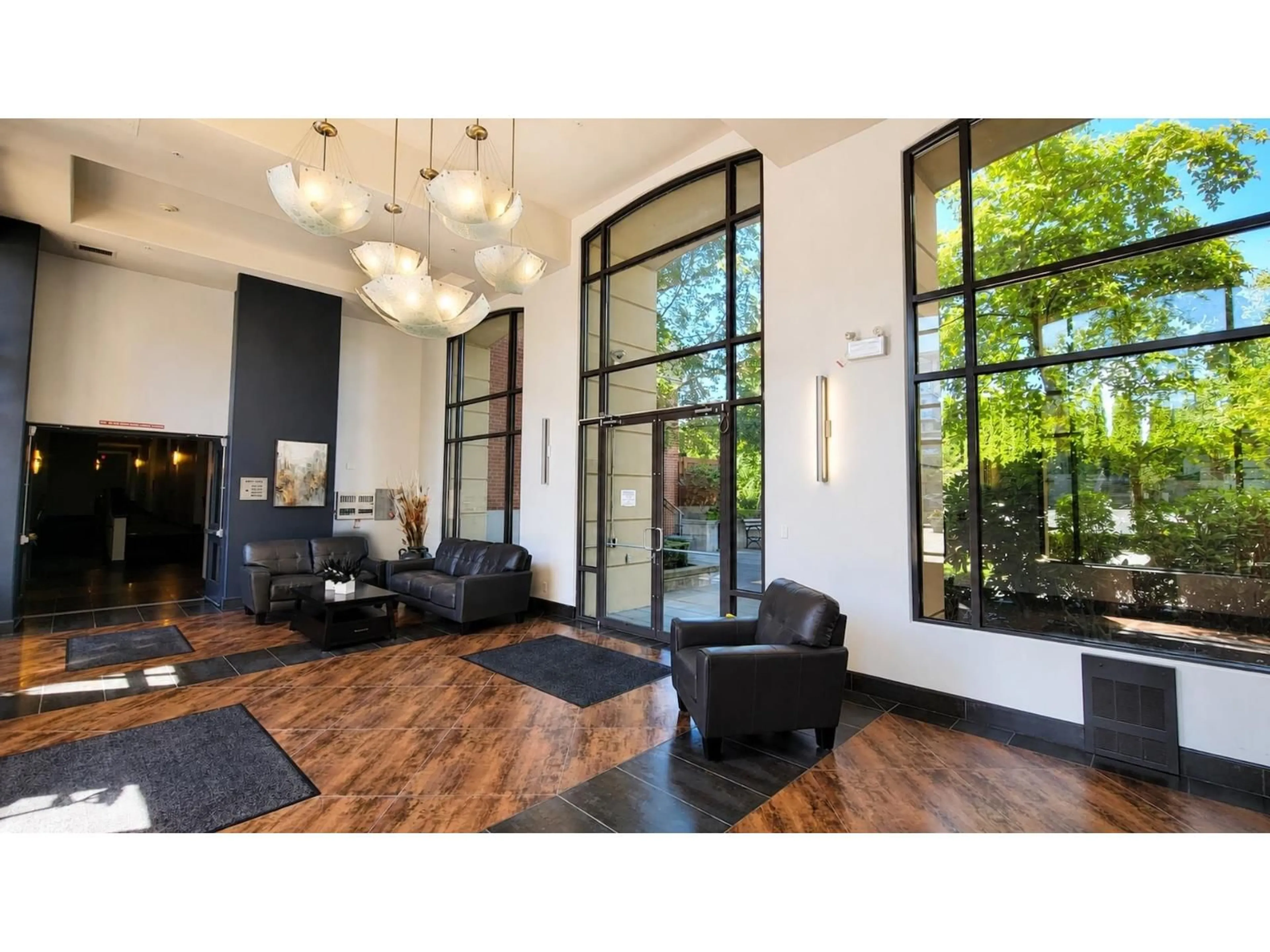 Lobby for 217 - 2970 KING GEORGE BOULEVARD, Surrey British Columbia V4P0E6