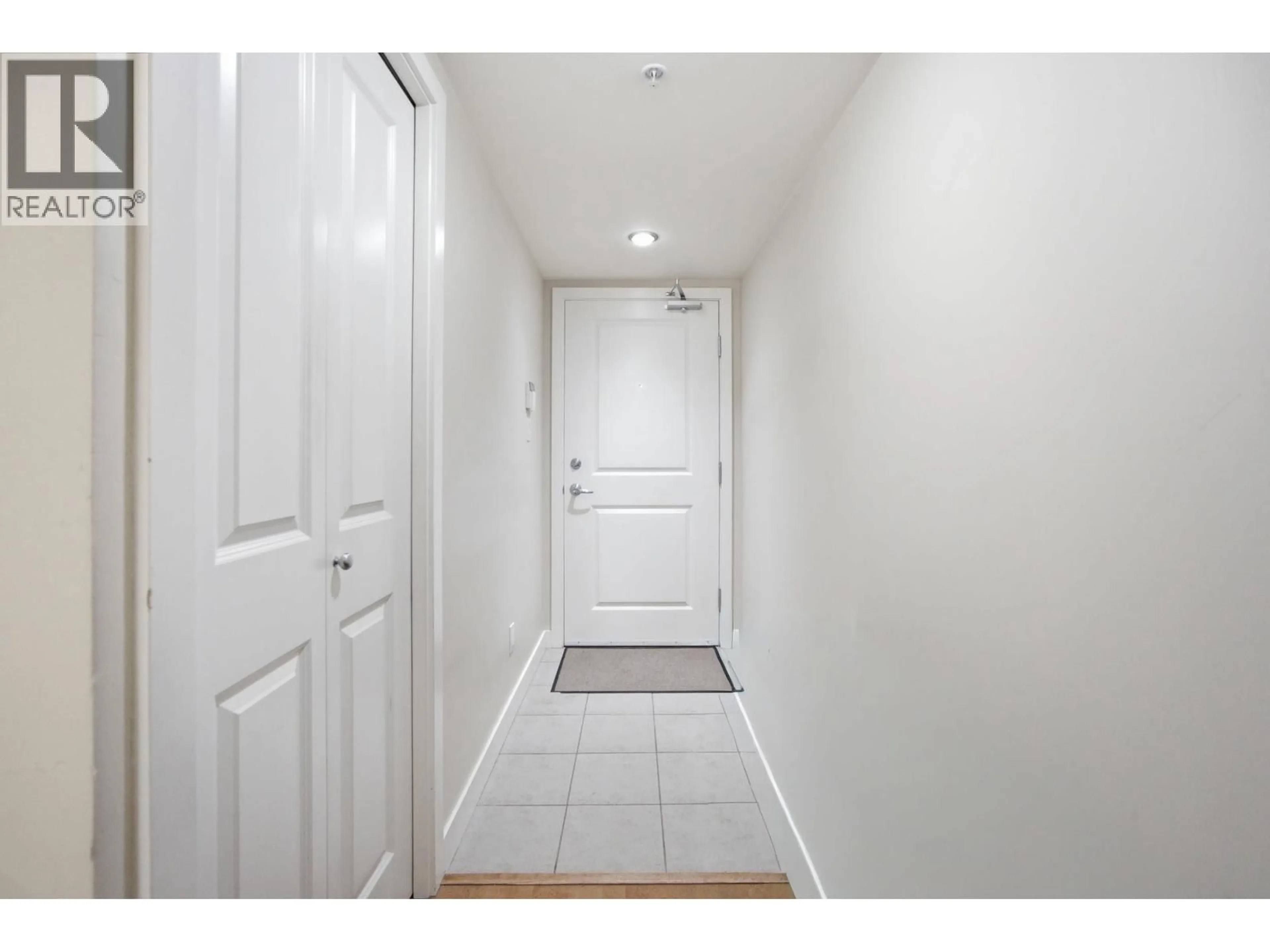 Indoor entryway for 202 - 9180 HEMLOCK DRIVE, Richmond British Columbia V6Y4J5