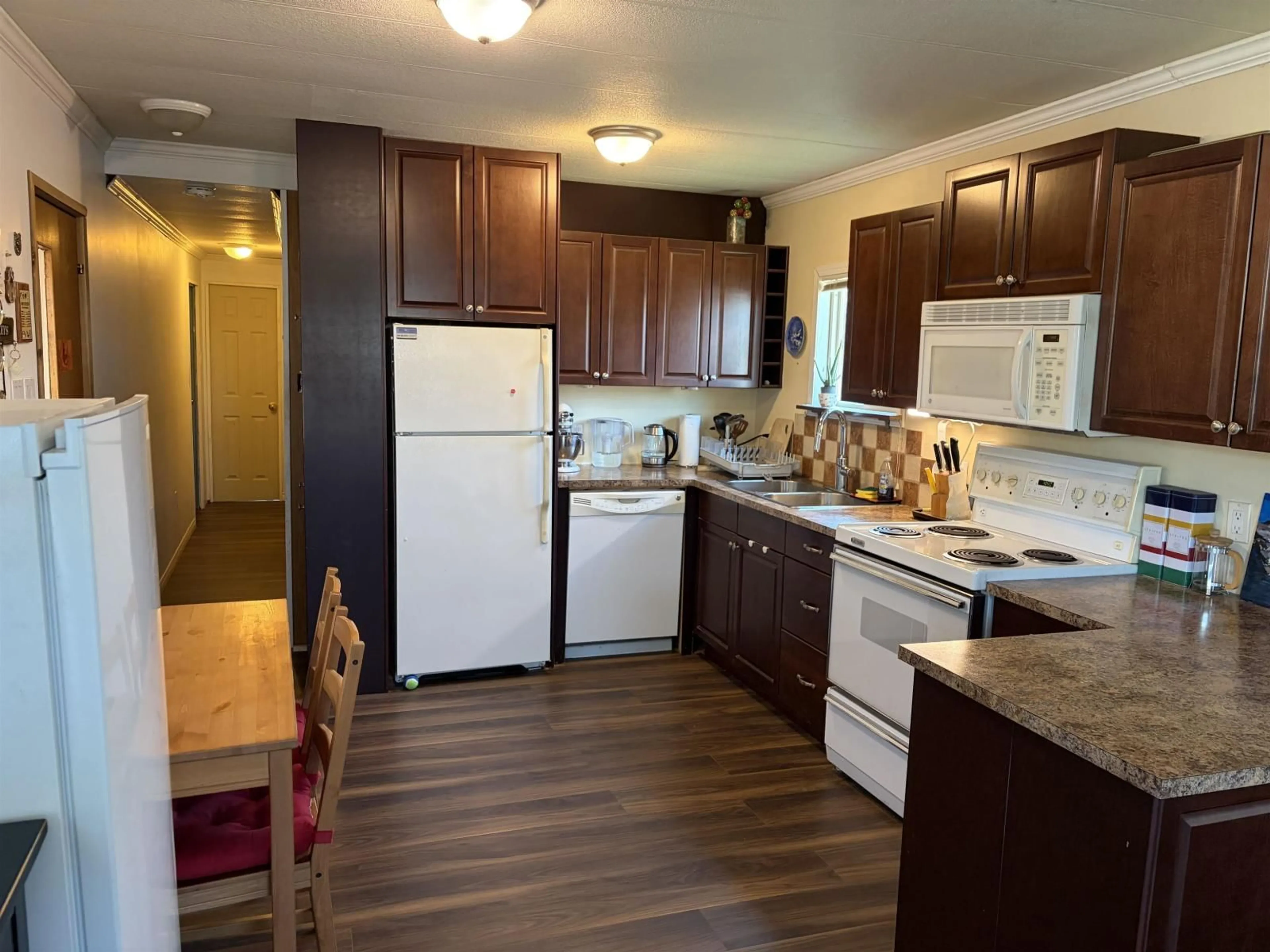 Standard kitchen, unknown for 20 - 26892 FRASER HIGHWAY, Langley British Columbia V4W3T5