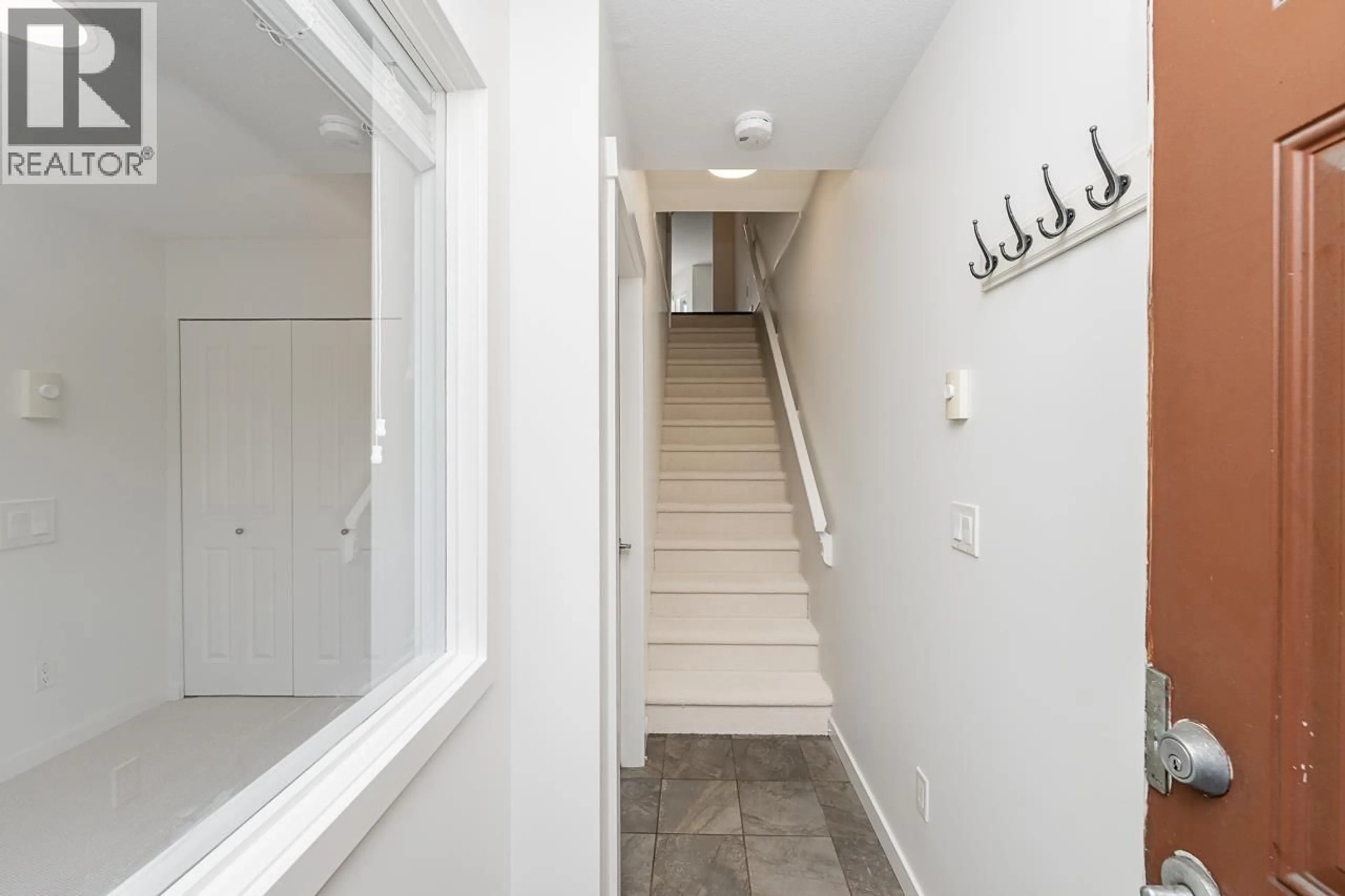 Indoor entryway for 21 - 6099 ALDER STREET, Richmond British Columbia V6Y0A8