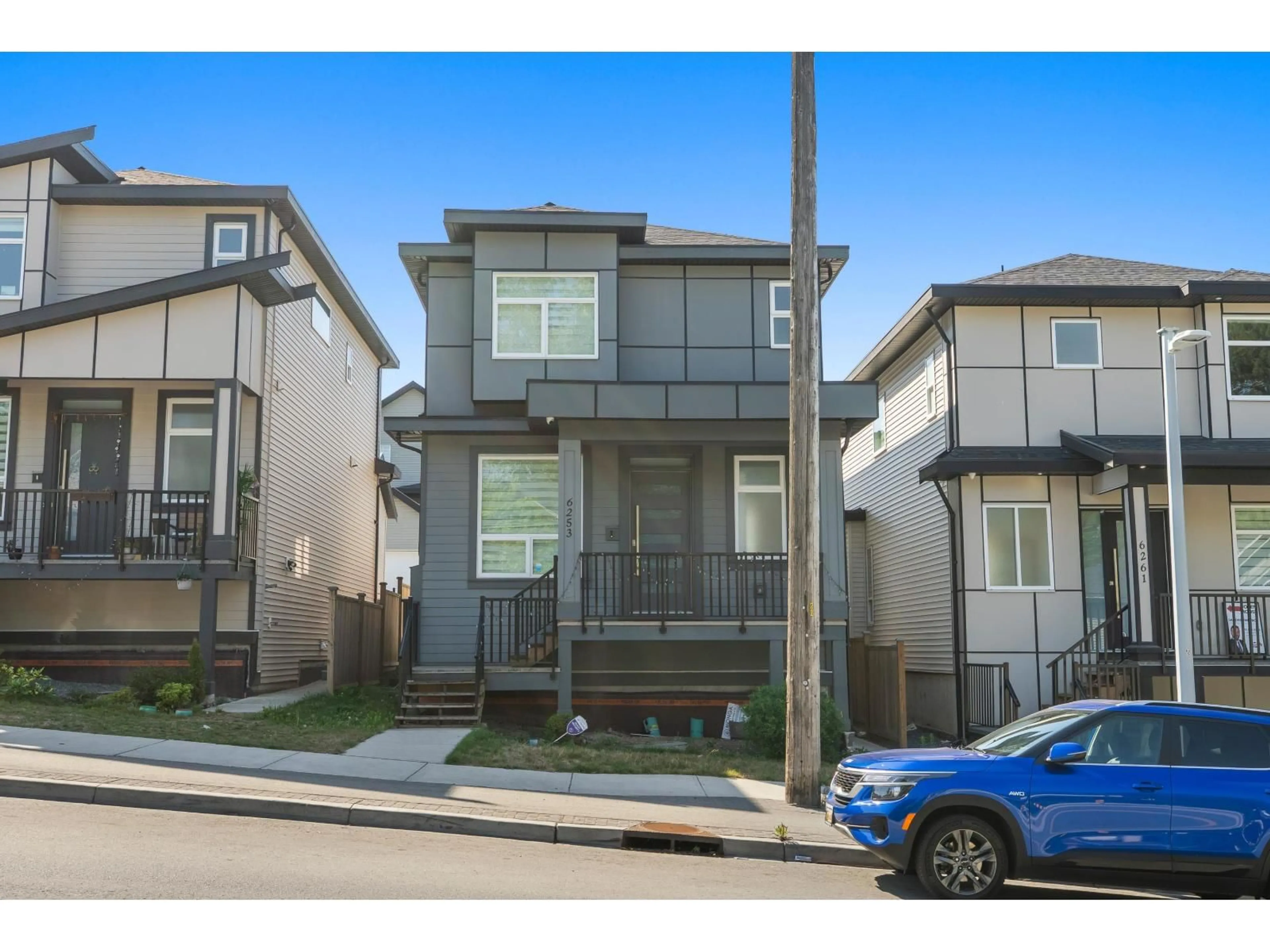 Home with vinyl exterior material, street for 6253 148 STREET, Surrey British Columbia V3S2L1