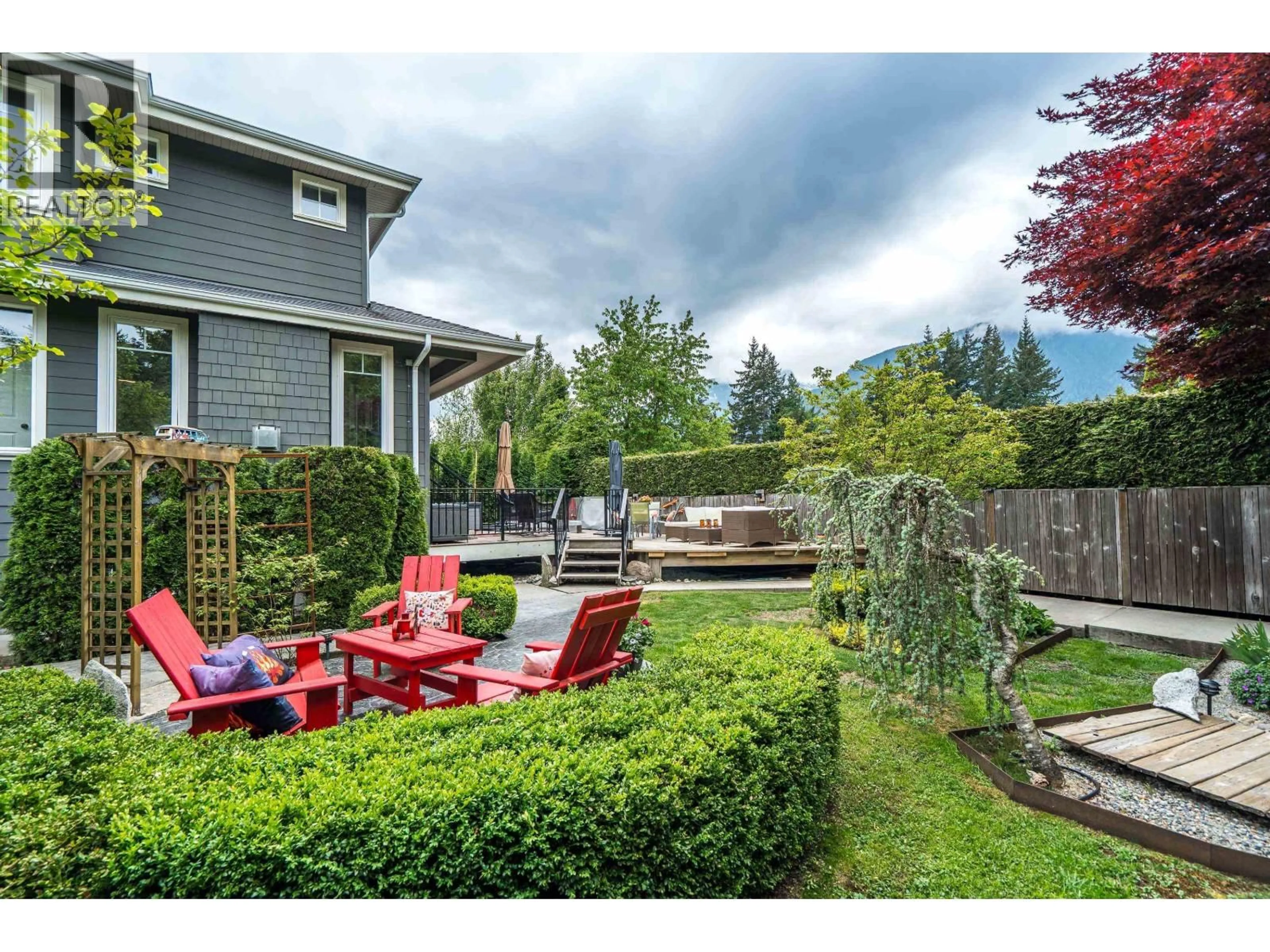 Patio, mountain view for 41743 HONEY LANE, Squamish British Columbia V0N1H0