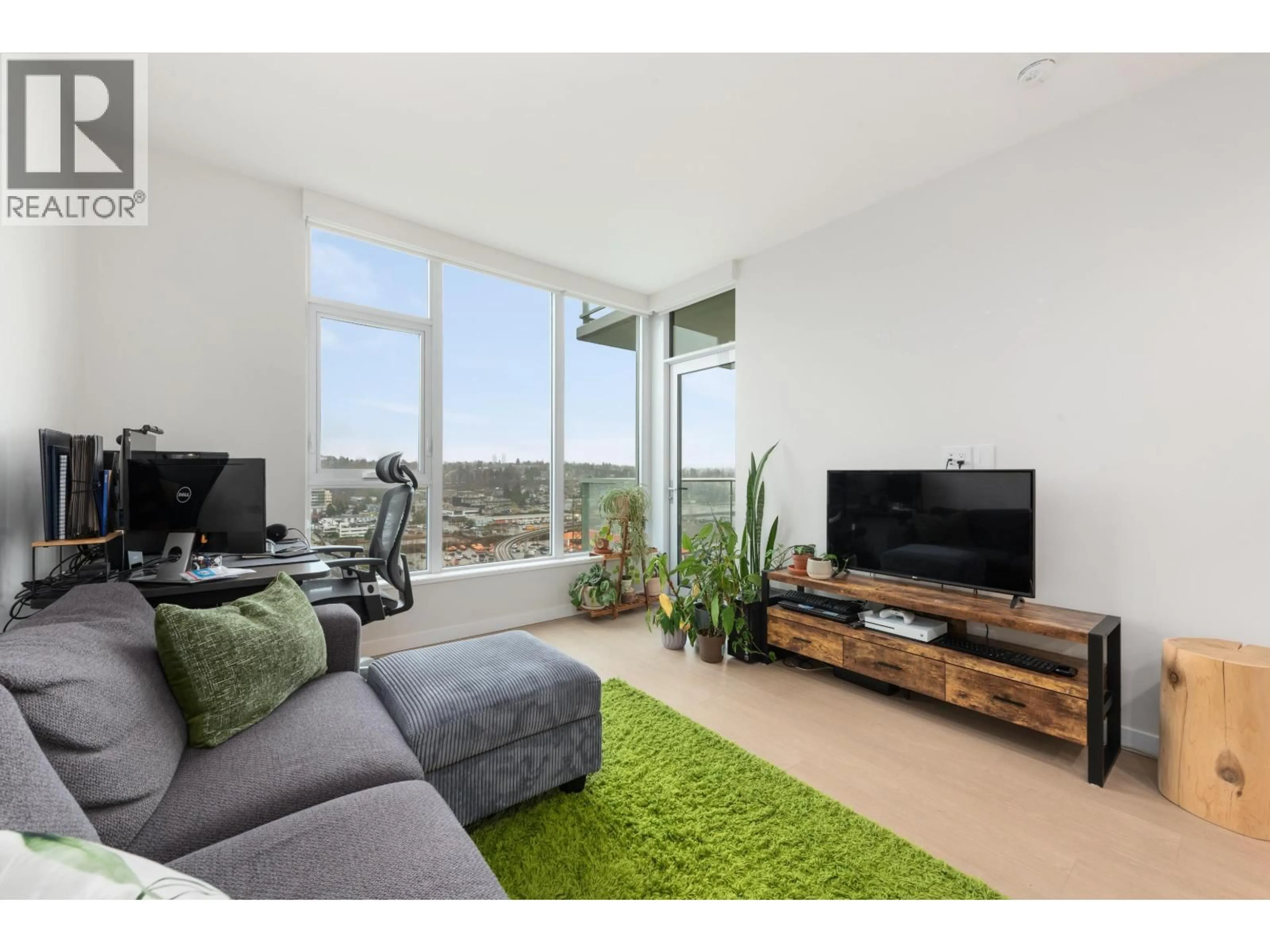 Living room with furniture, unknown for 1301 - 2186 GILMORE AVENUE, Burnaby British Columbia V5C0N7