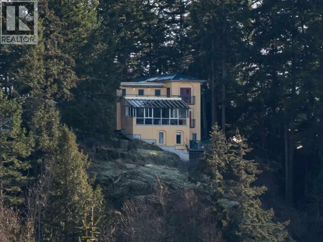 313 SKYLINE DRIVE, Gibsons 3