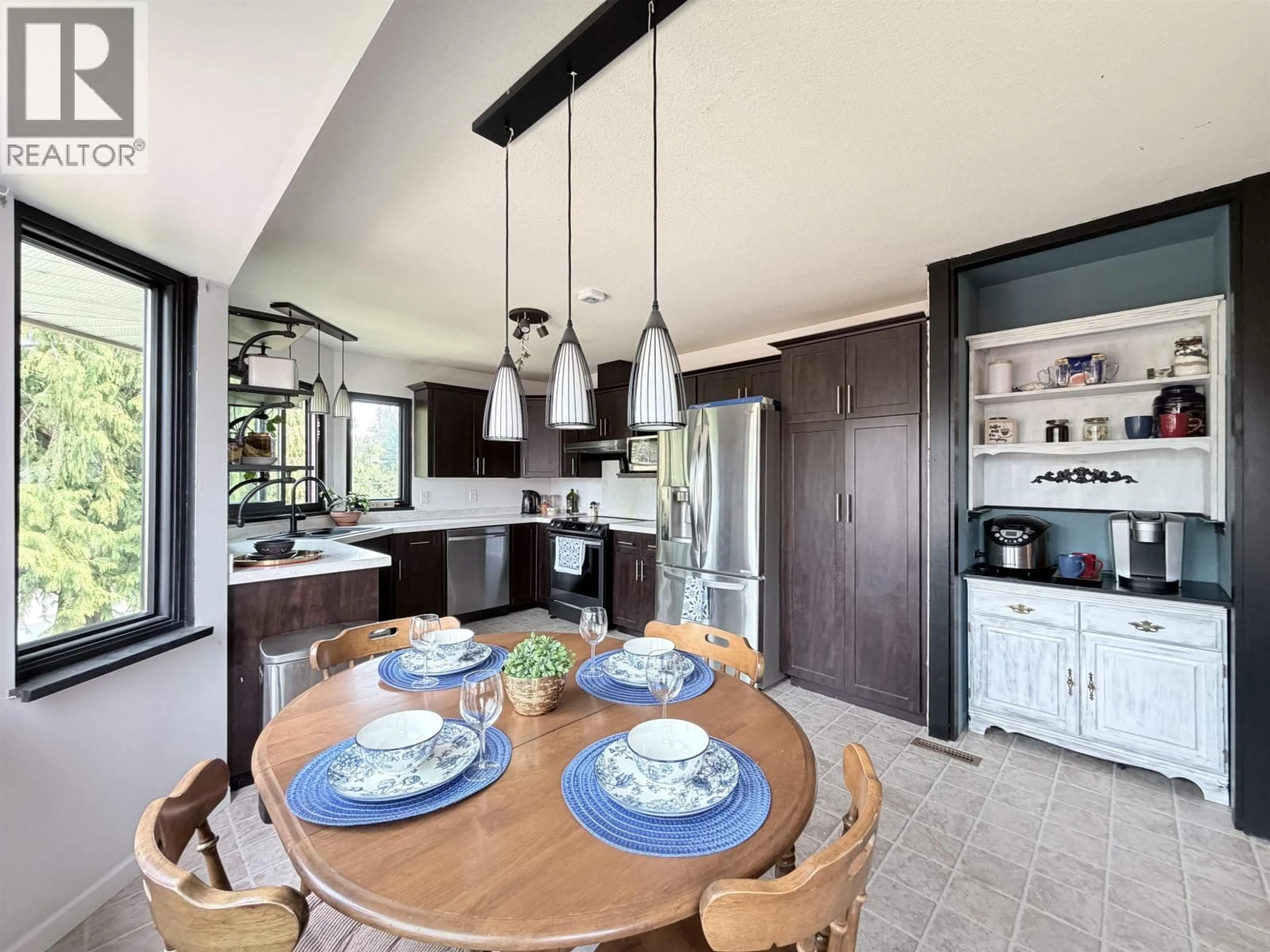 Open concept kitchen, ceramic/tile floor for 12019 206 STREET, Maple Ridge British Columbia V2X1T8