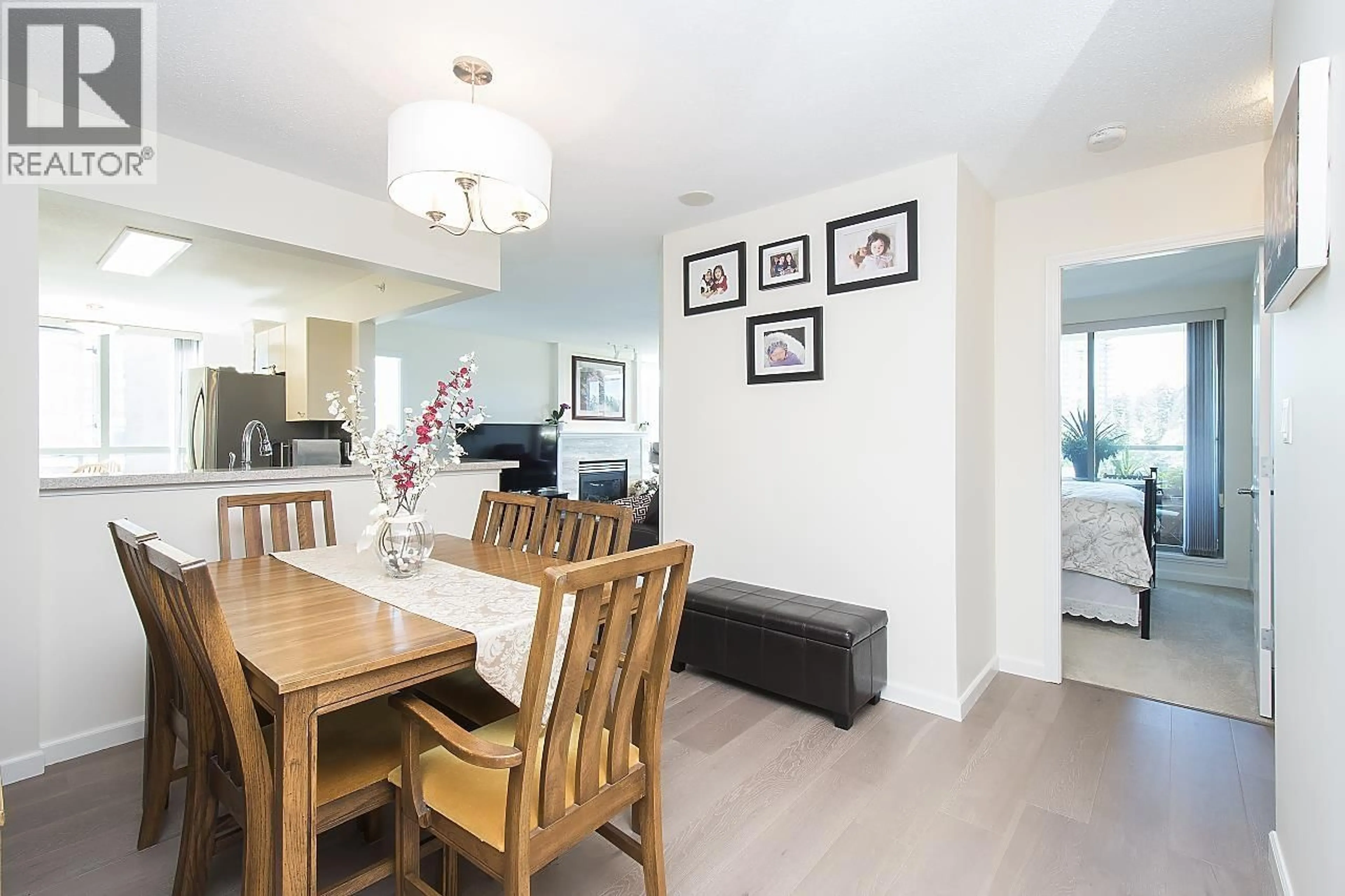 Dining room, wood/laminate floor for 605 - 5848 OLIVE AVENUE, Burnaby British Columbia V5H4V6