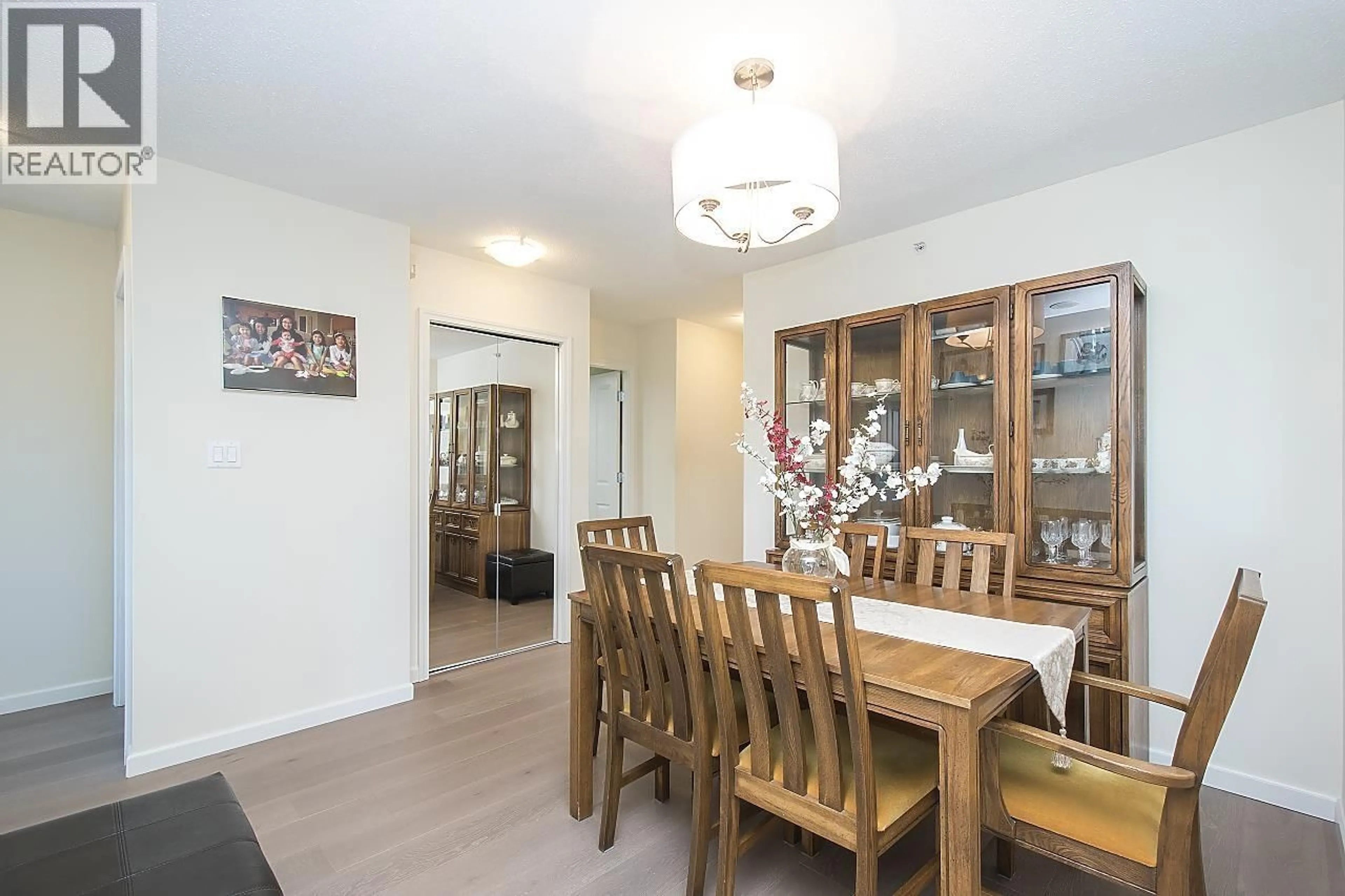 Dining room, wood/laminate floor for 605 - 5848 OLIVE AVENUE, Burnaby British Columbia V5H4V6