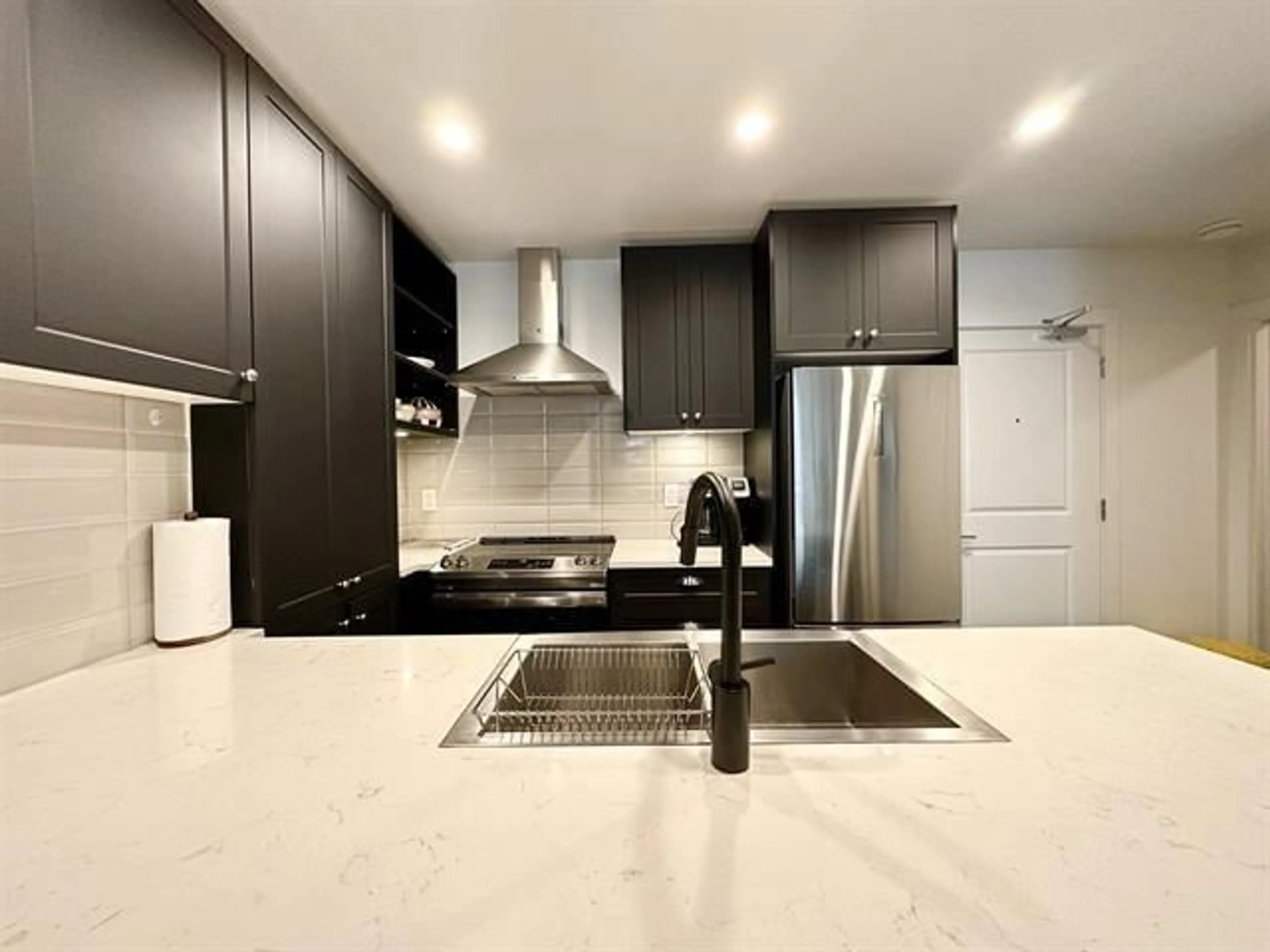 Contemporary kitchen, ceramic/tile floor for B105 - 20487 65 AVENUE, Langley British Columbia V2Y3K5