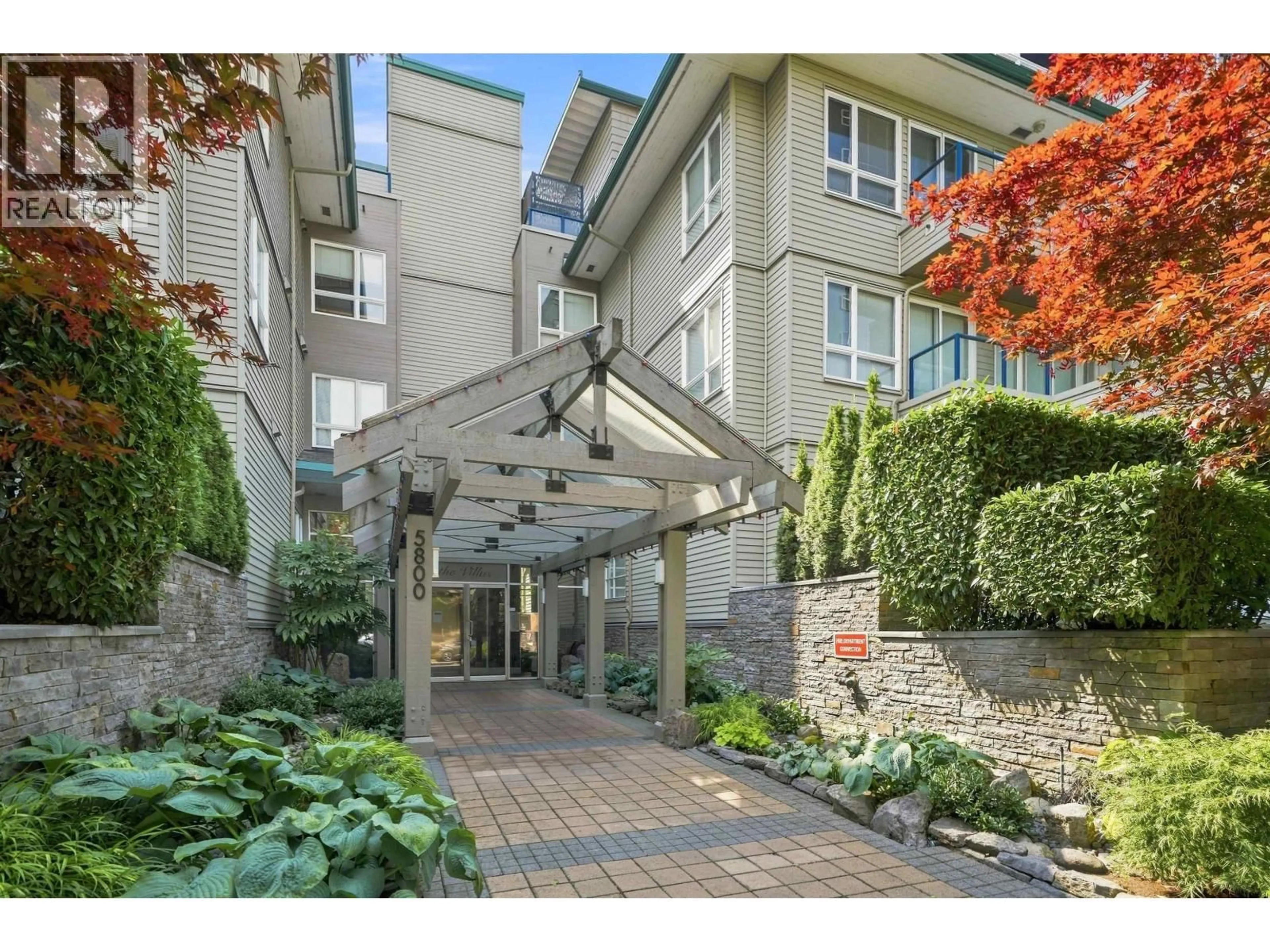 Indoor foyer for 206 - 5800 ANDREWS ROAD, Richmond British Columbia V7E6M2