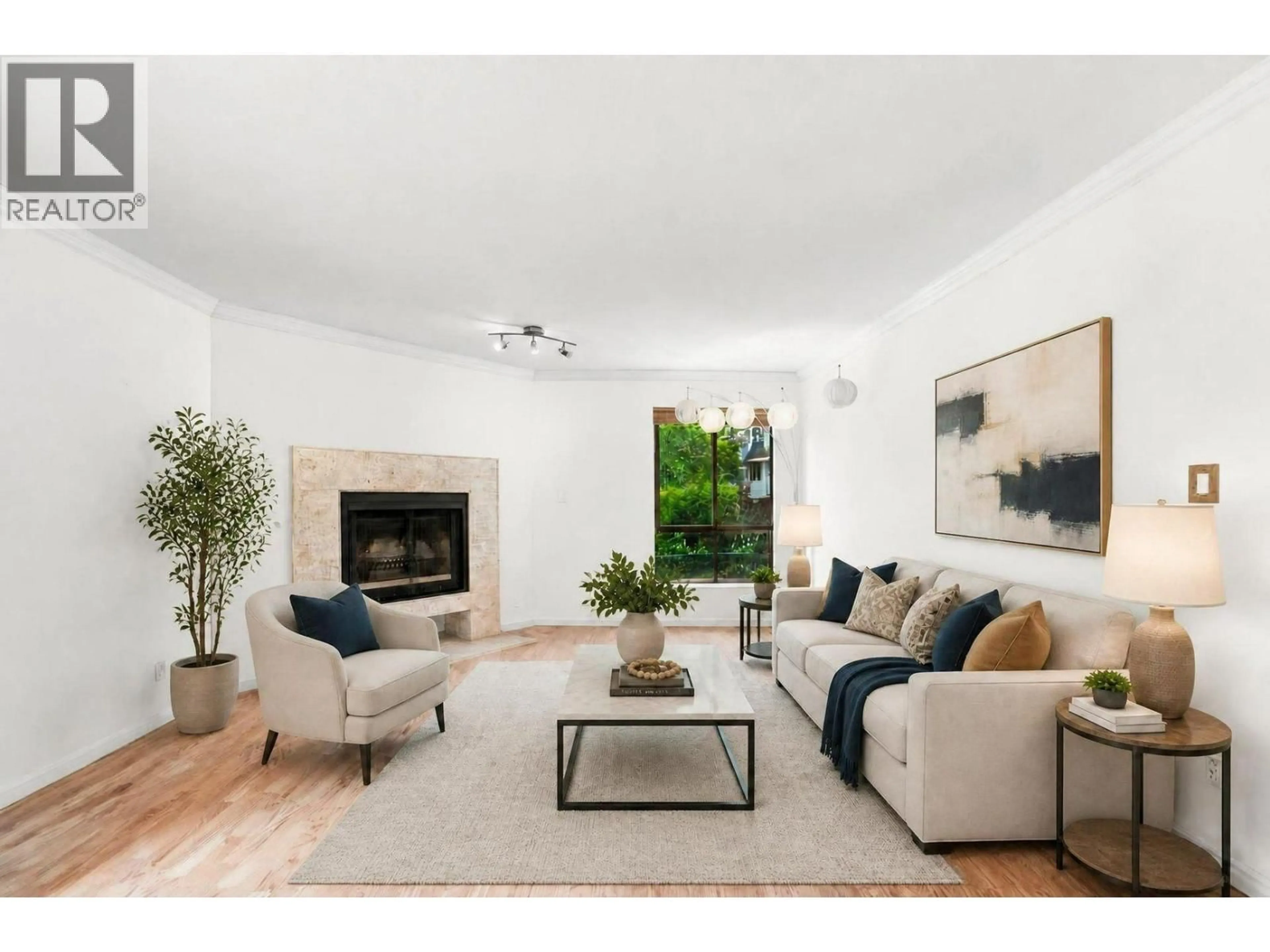 Living room with furniture, unknown for 104 - 2181 PANORAMA DRIVE, North Vancouver British Columbia V7G1V3