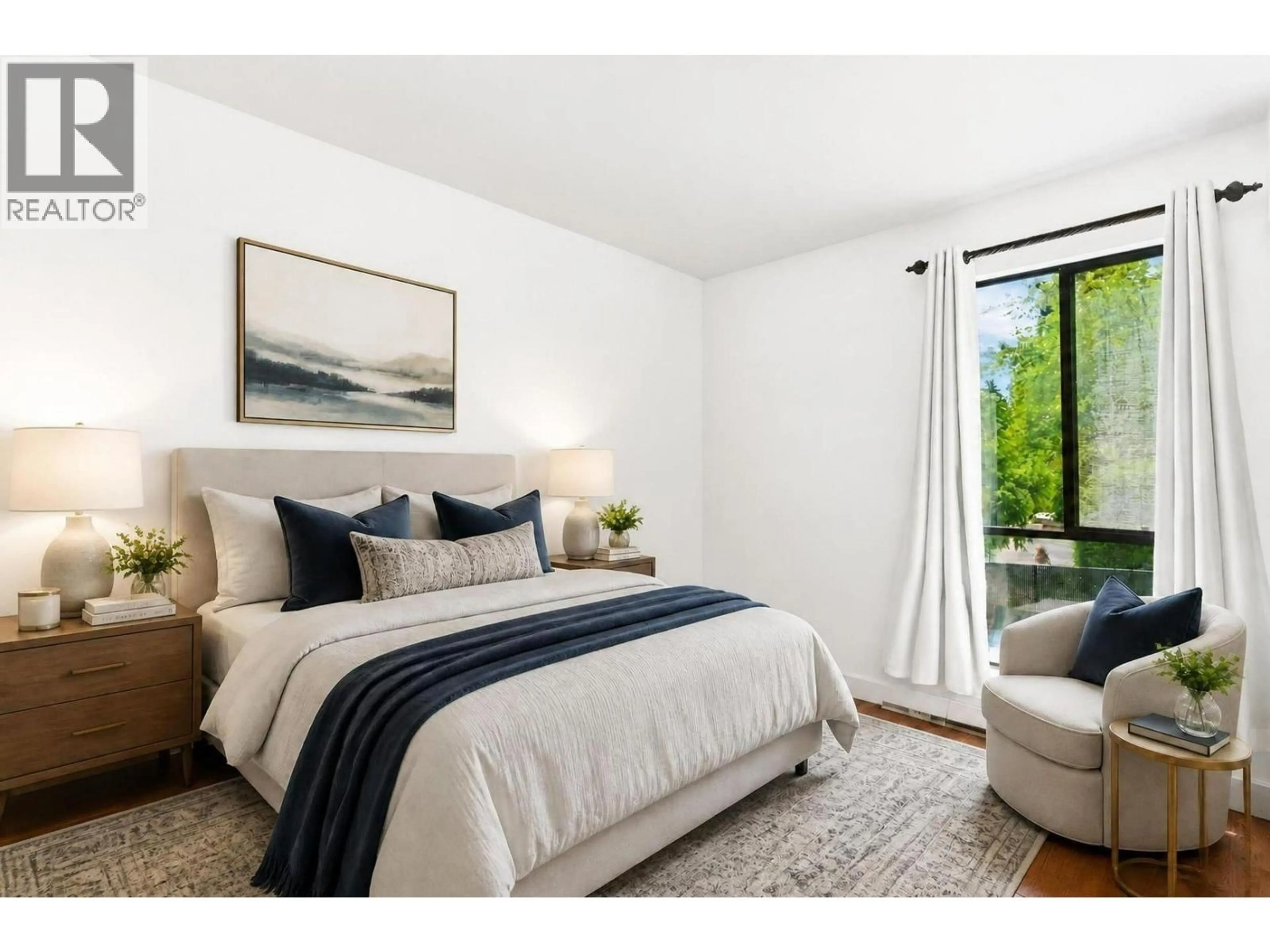 Bedroom with bed, unknown for 104 - 2181 PANORAMA DRIVE, North Vancouver British Columbia V7G1V3