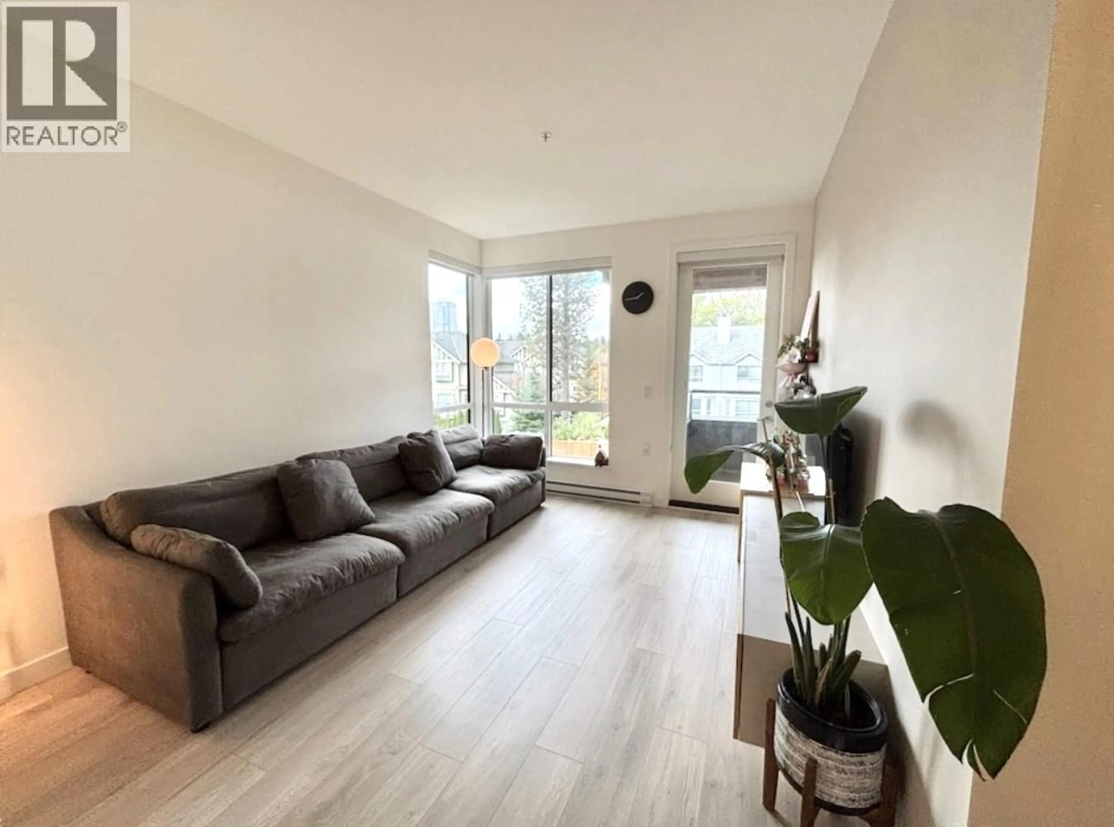 Living room with furniture, unknown for 317 - 7579 16TH STREET, Burnaby British Columbia V3N0H7