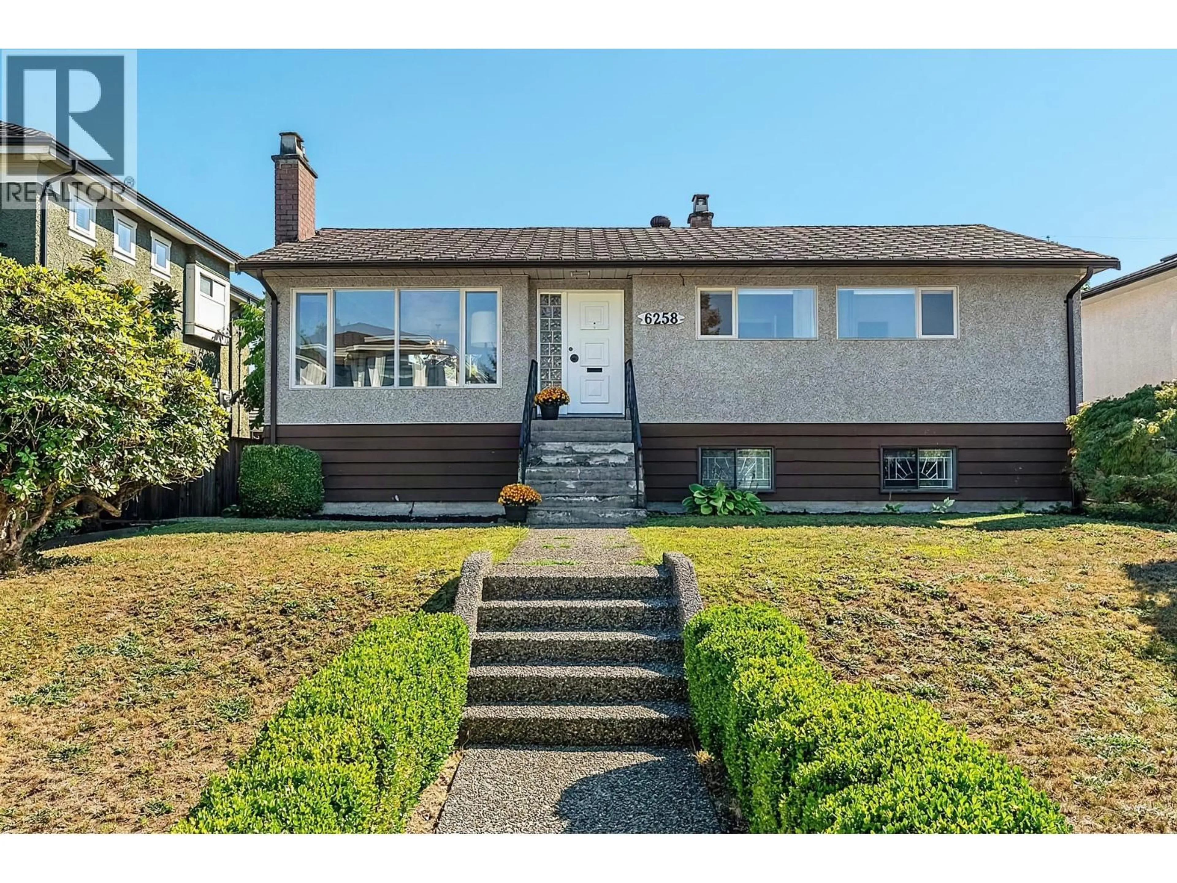 Home with vinyl exterior material, street for 6258 BERWICK STREET, Burnaby British Columbia V5H1W2