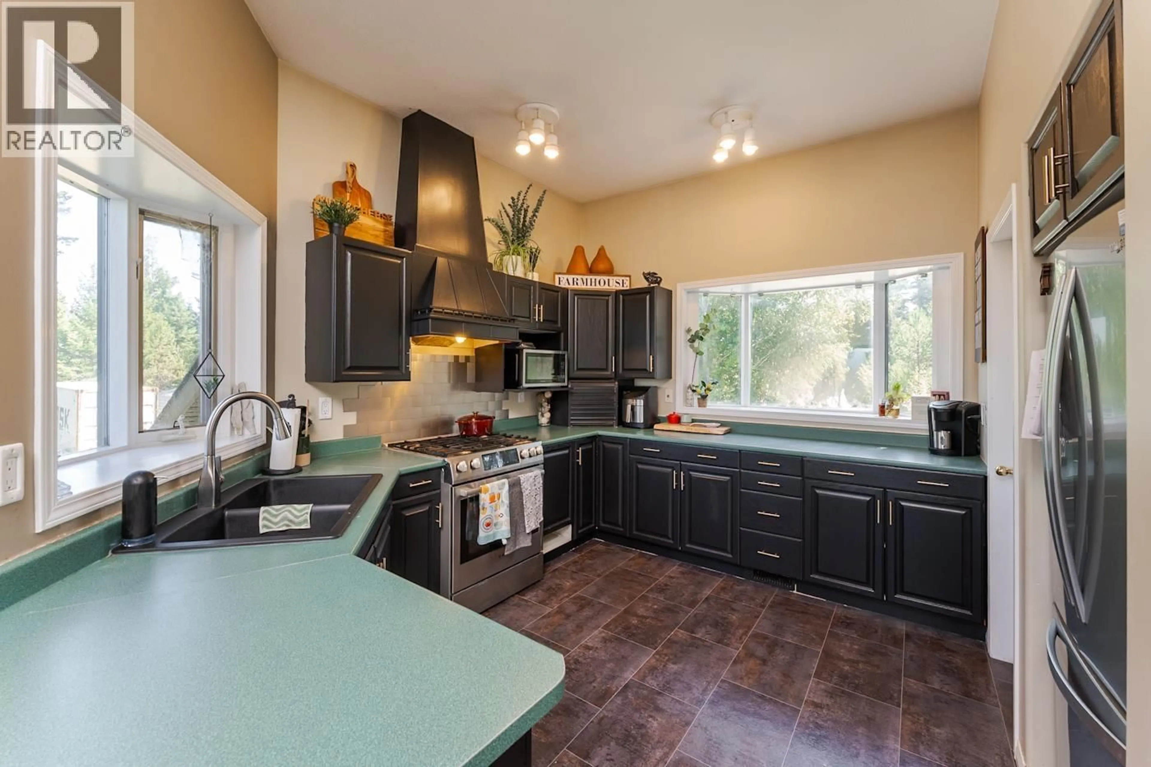 Contemporary kitchen, ceramic/tile floor for 1465 BANKS ROAD, Prince George British Columbia V2M7C1