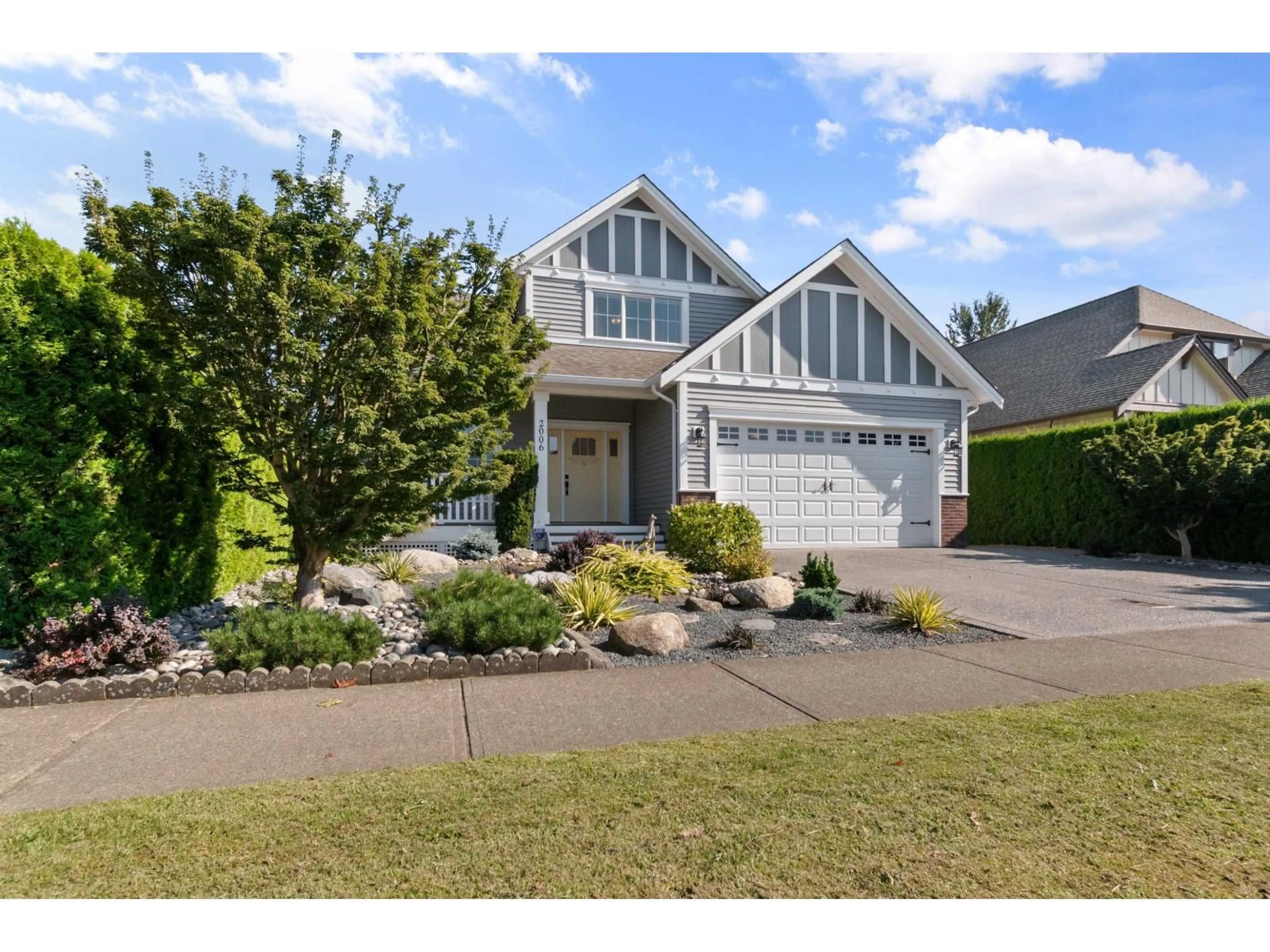 Home with vinyl exterior material, street for 2006 ABERDEEN DRIVE, Agassiz British Columbia V0M1A1