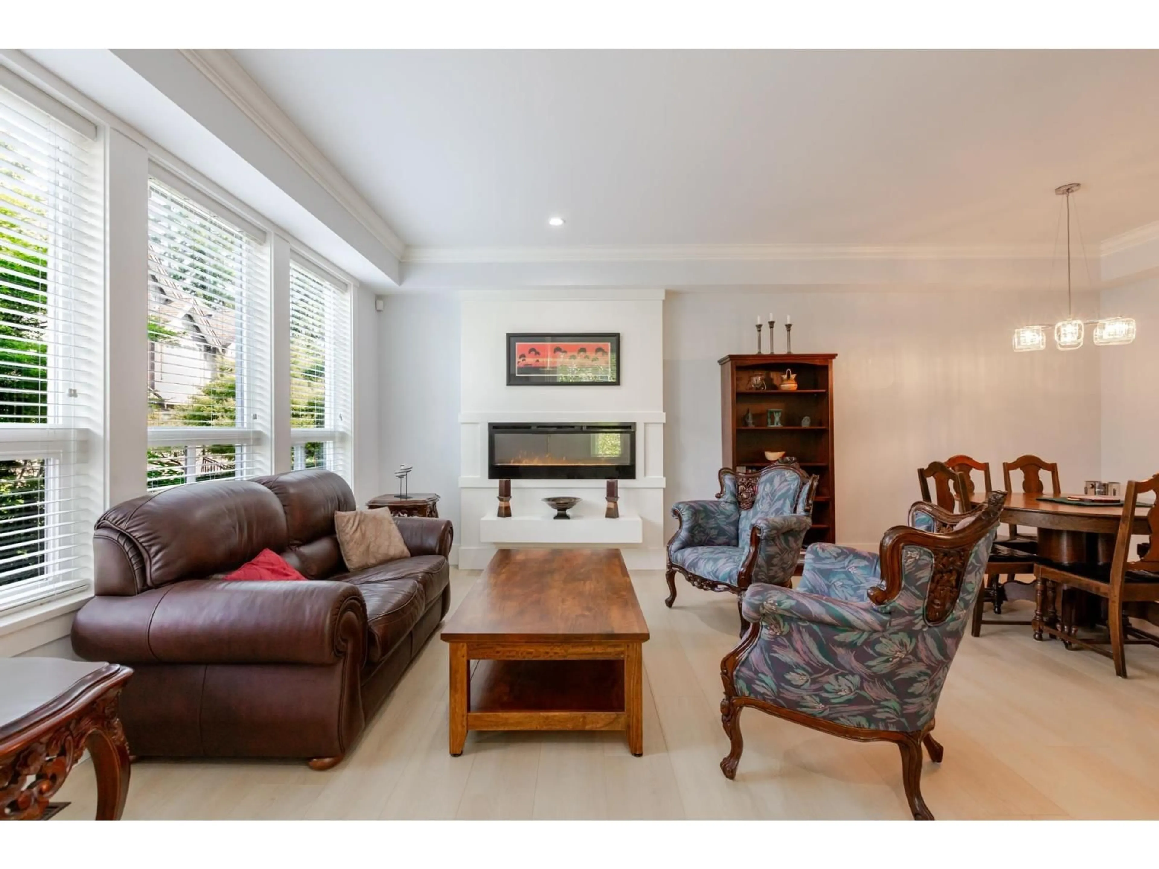 Living room with furniture, unknown for 5 - 14877 60 AVENUE, Surrey British Columbia V3S1R8