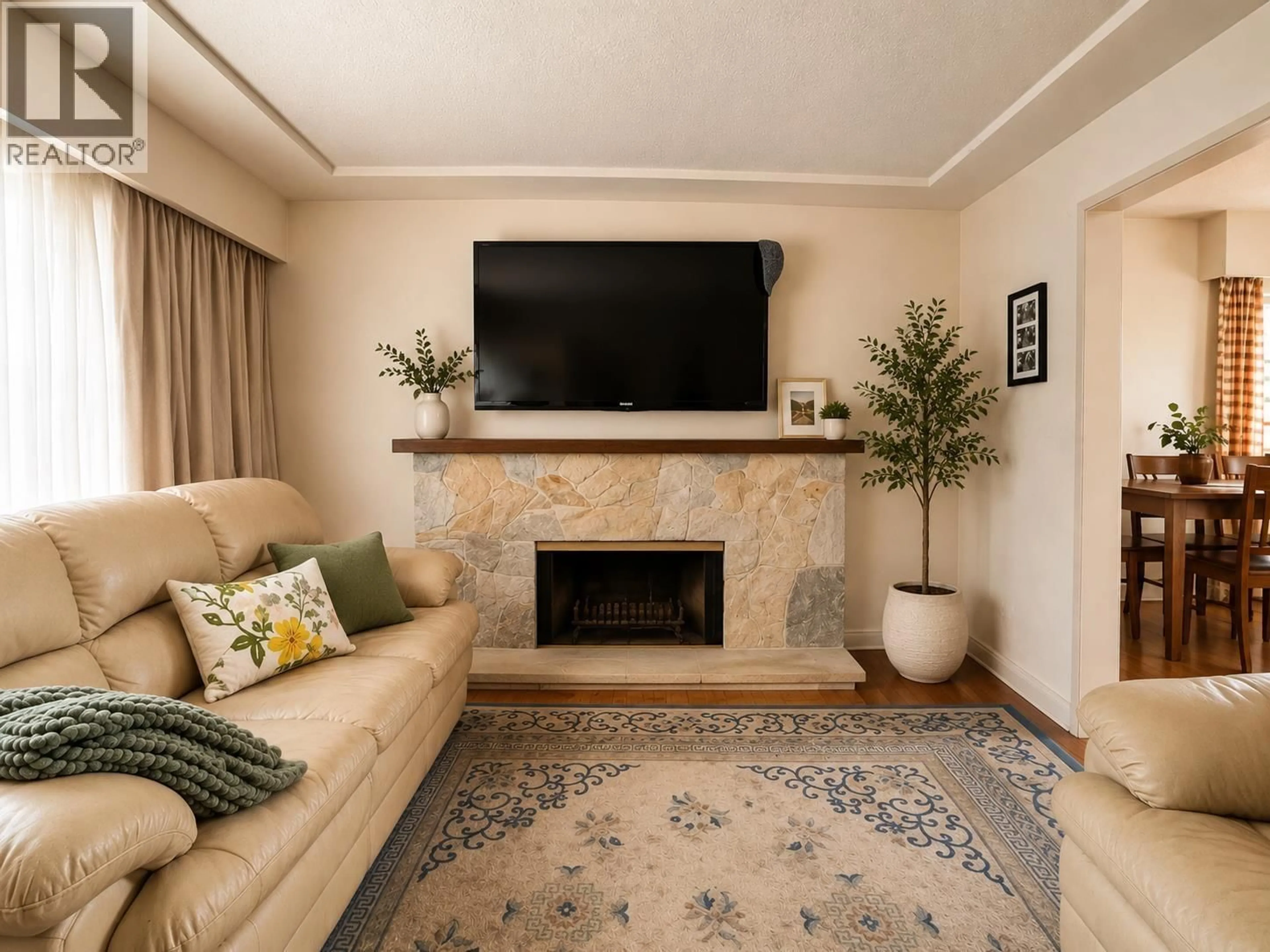 Living room with furniture, carpet floor for 6987 BALMORAL STREET, Vancouver British Columbia V5P3P8