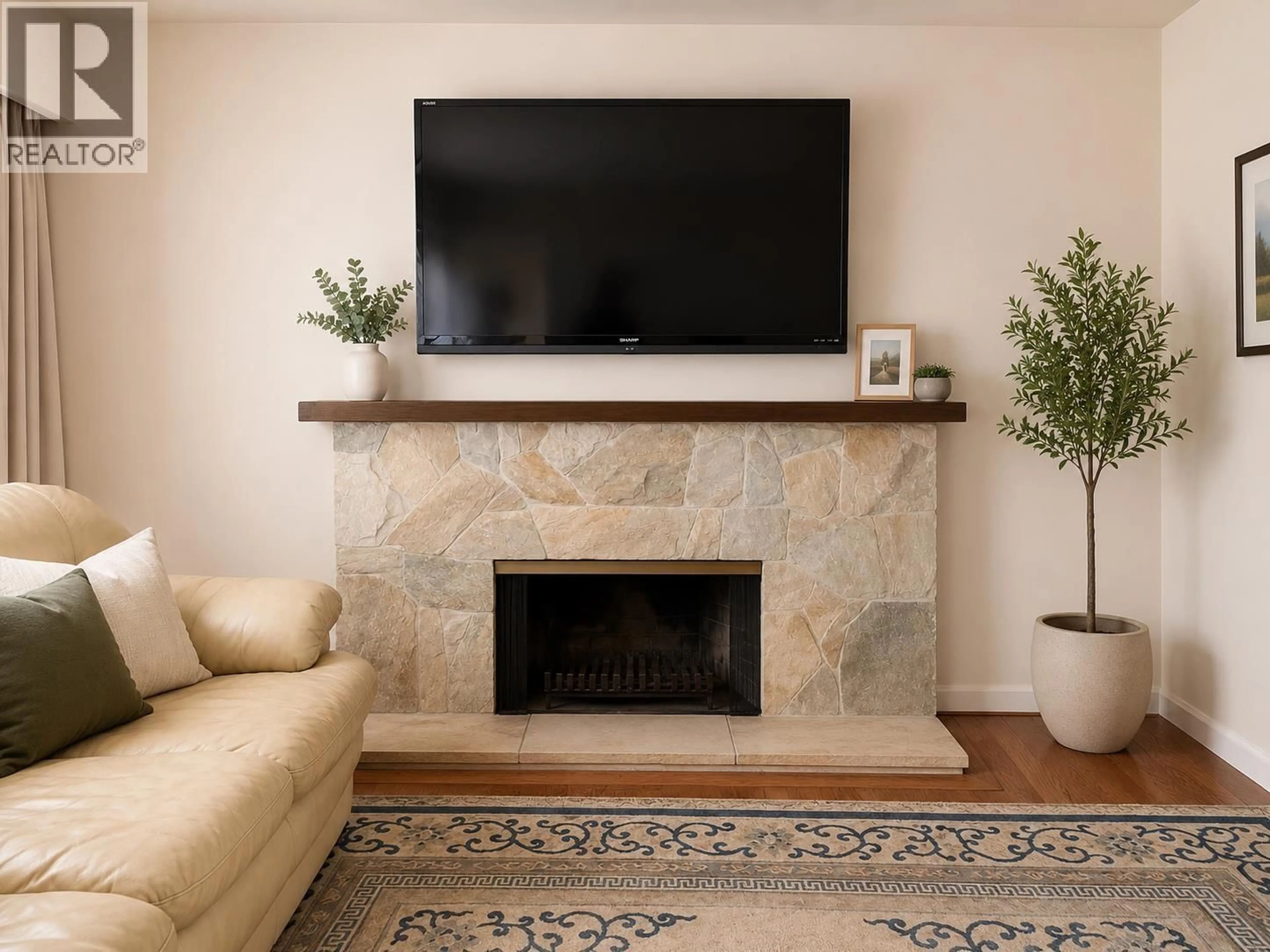 Living room with furniture, unknown for 6987 BALMORAL STREET, Vancouver British Columbia V5P3P8