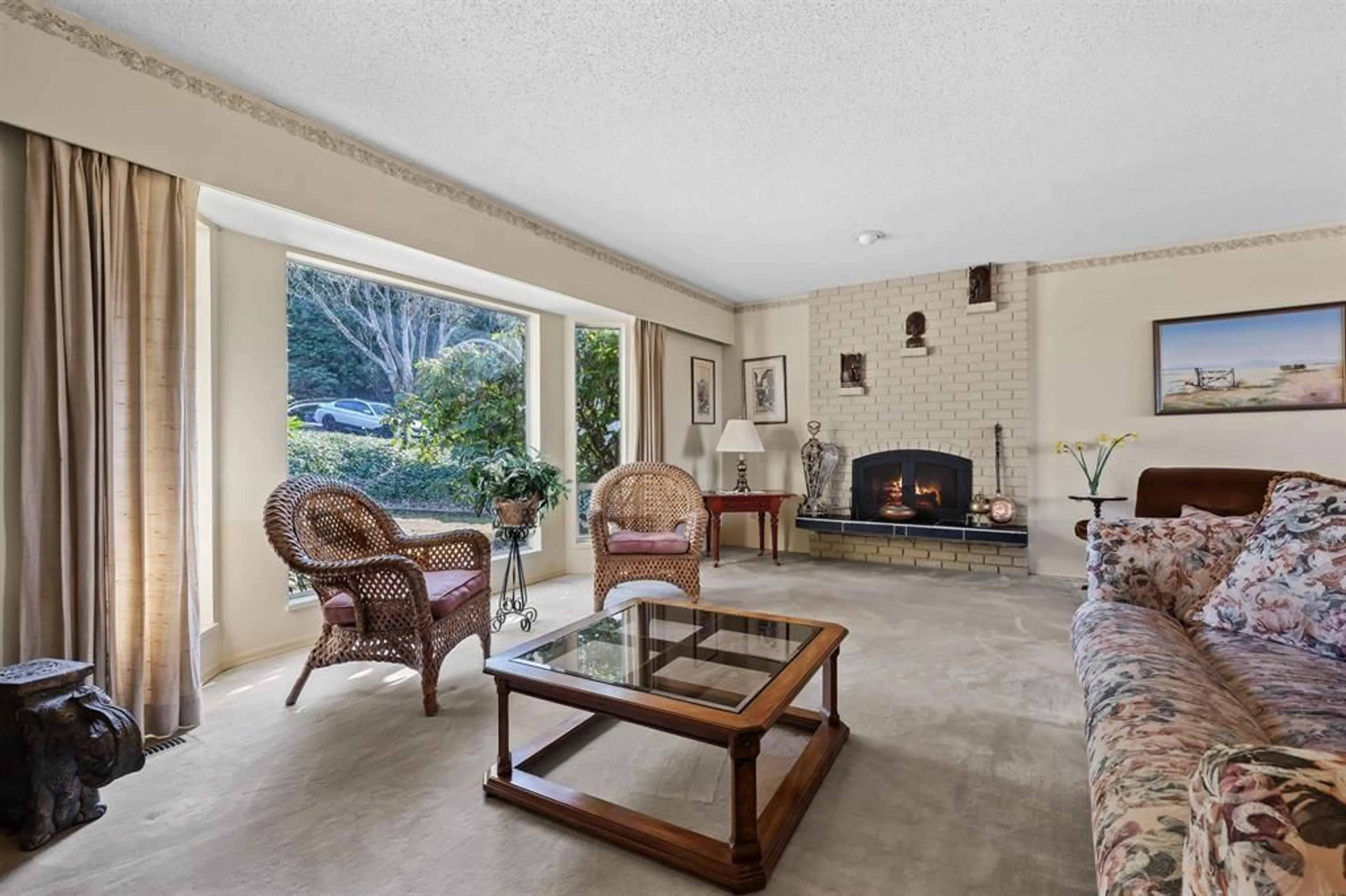 Living room with furniture, unknown for 16881 31 AVENUE, Surrey British Columbia V3S0A6