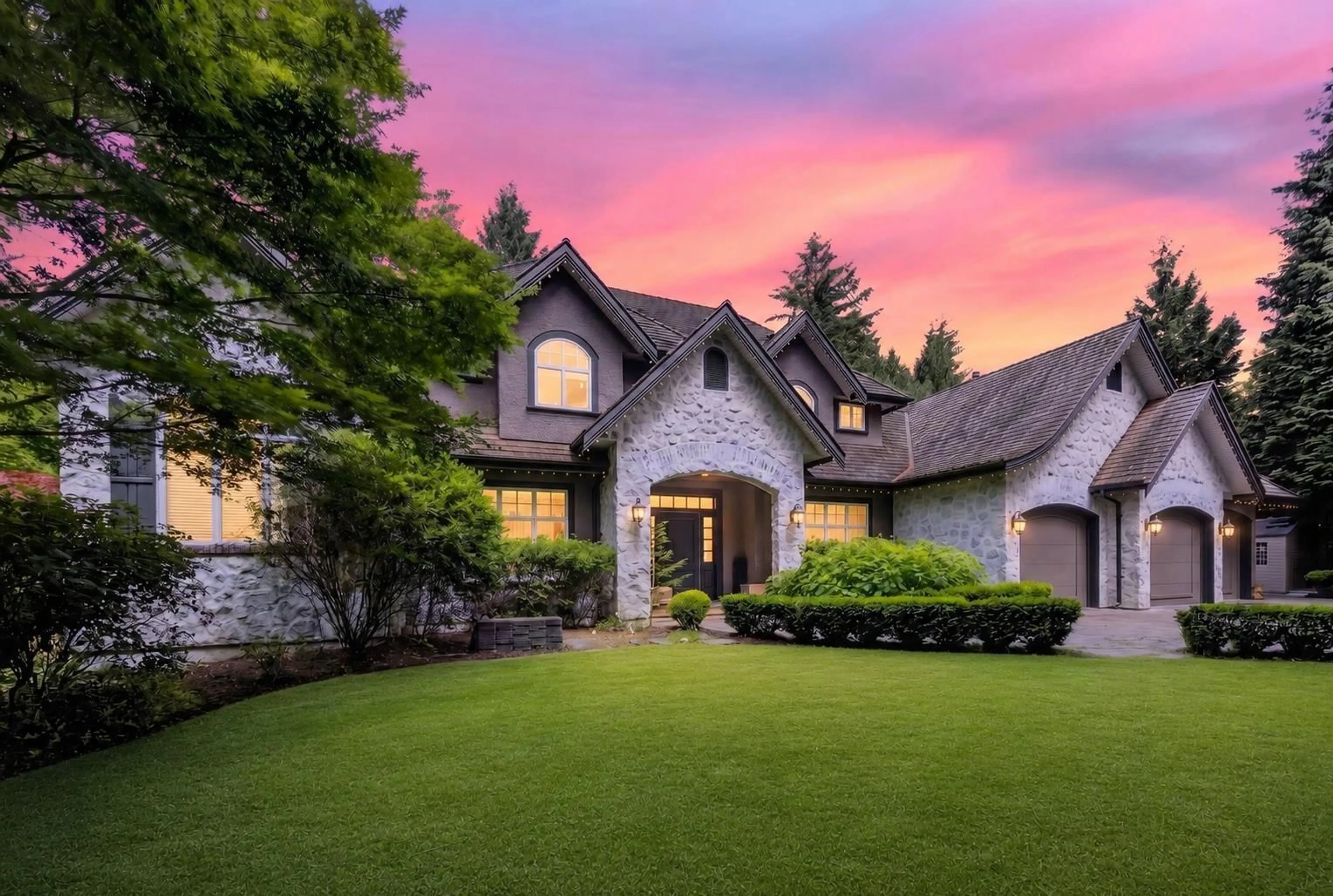 Home with brick exterior material, mountain view for 14057 28 AVENUE, Surrey British Columbia V4P0A3