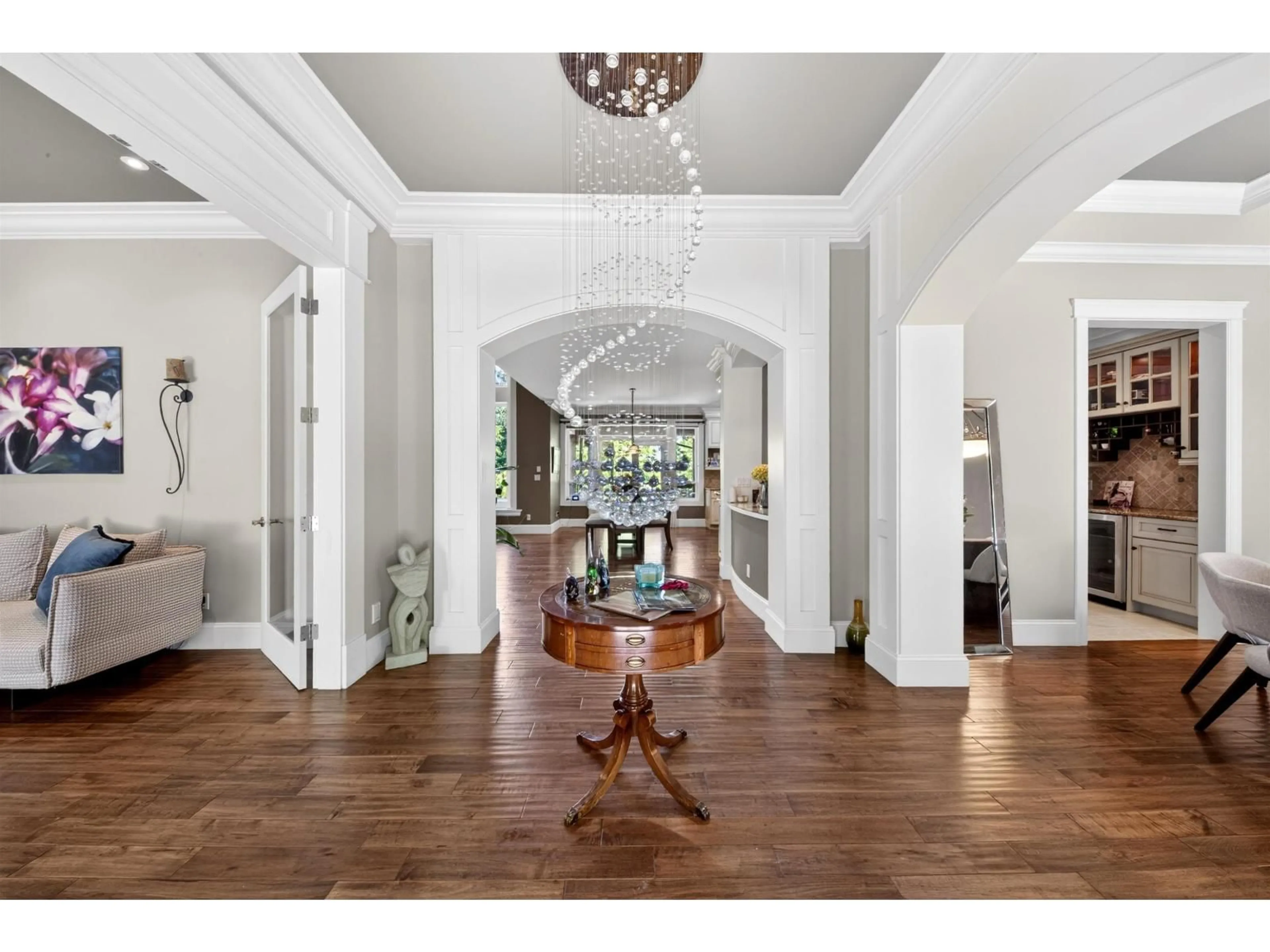 Indoor entryway for 14057 28 AVENUE, Surrey British Columbia V4P0A3