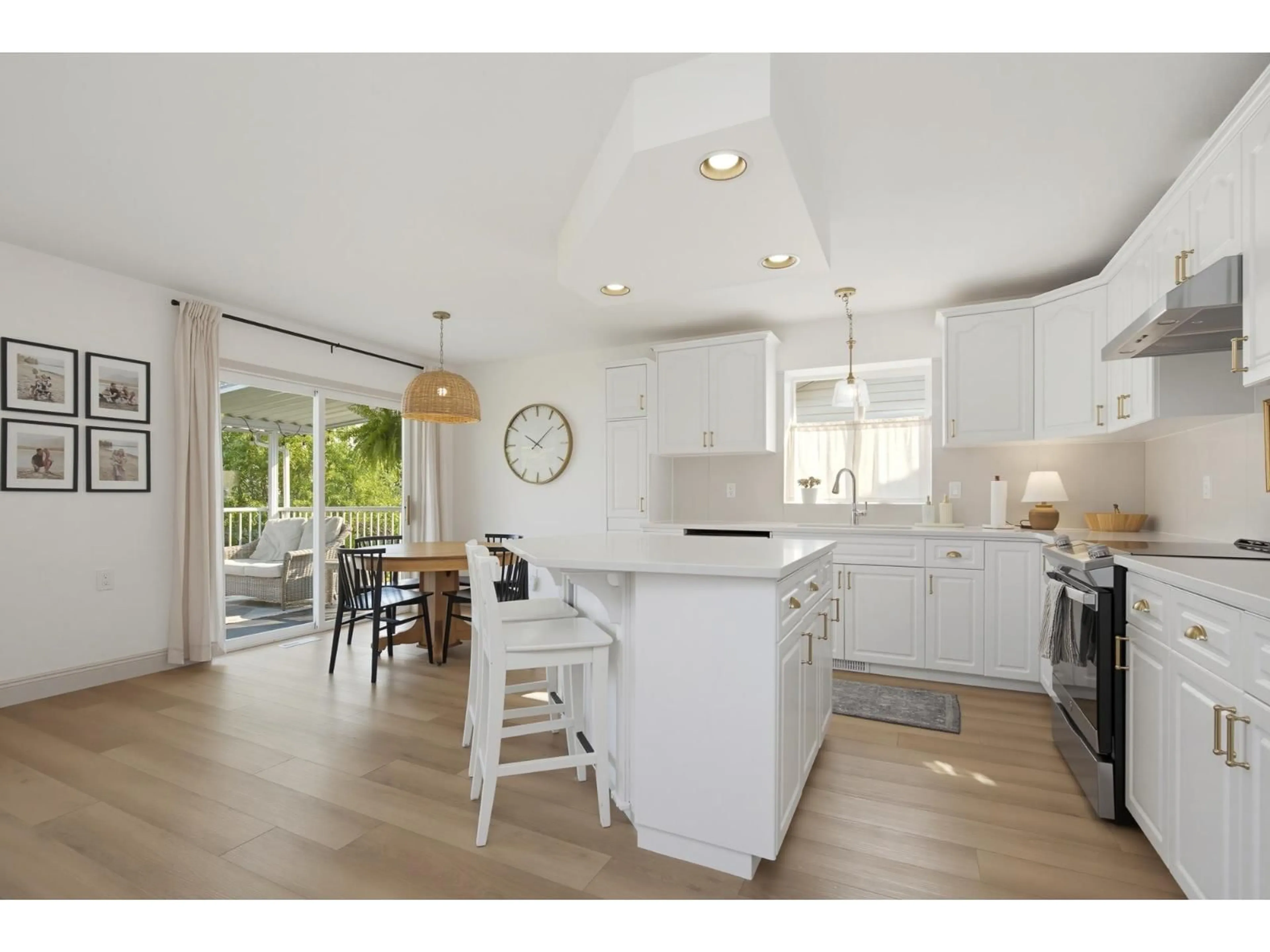 Open concept kitchen, wood/laminate floor for 46435 MULLINS ROAD, Chilliwack British Columbia V2R3Y7