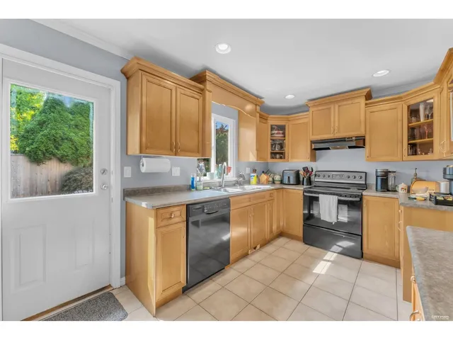 8333 167A STREET, Surrey 3