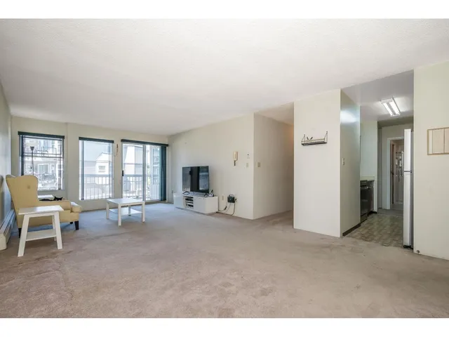210 - 1860 SOUTHMERE CRESCENT EAST, Surrey 5