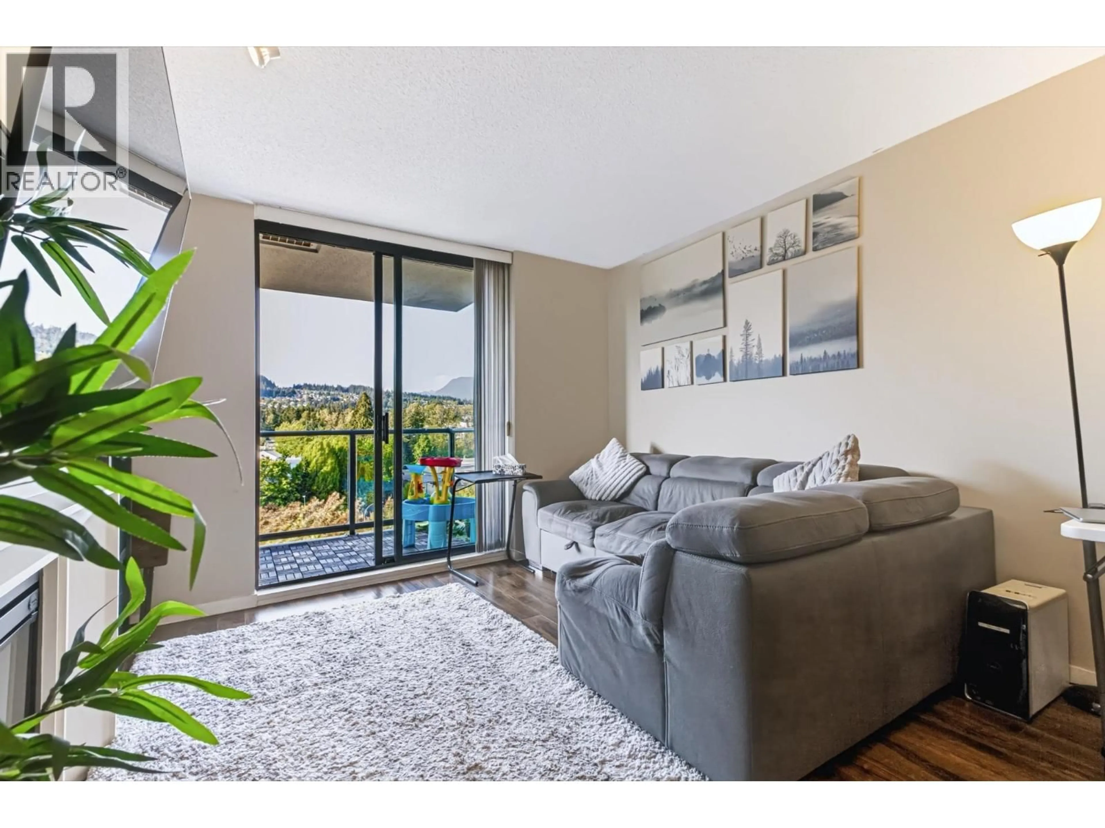 Living room with furniture, unknown for 1006 - 2982 BURLINGTON DRIVE, Coquitlam British Columbia V3B0B3