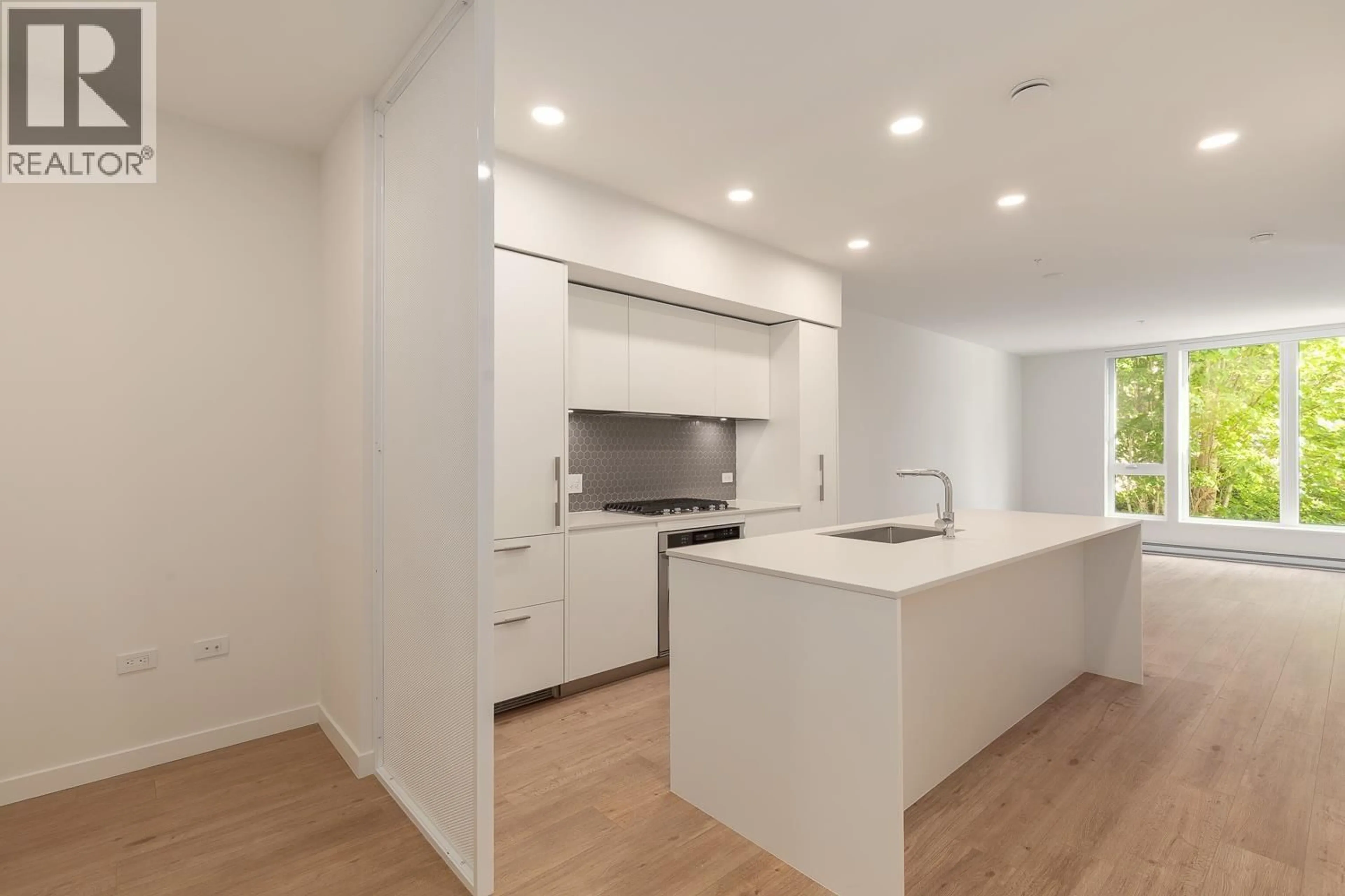 Open concept kitchen, unknown for 208 - 1500 SCOTT CRESCENT, Squamish British Columbia V8B1G5