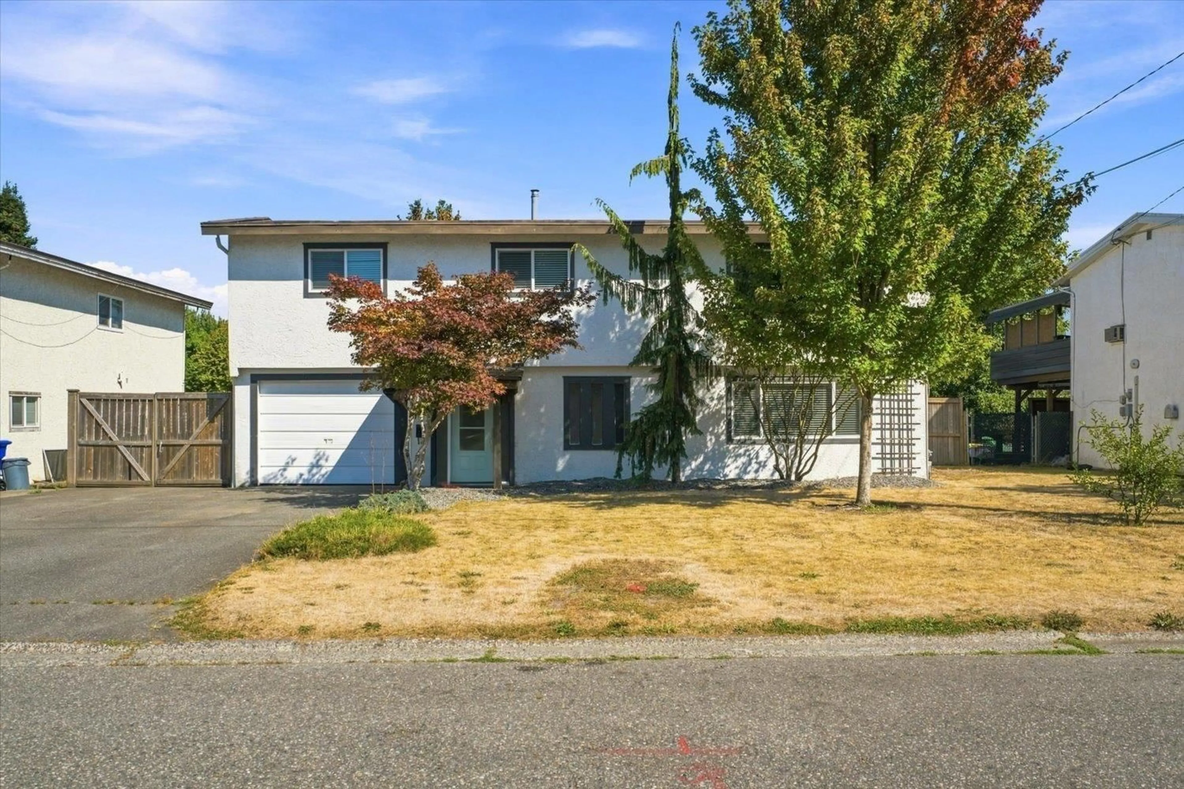 A pic from outside/outdoor area/front of a property/back of a property/a pic from drone, street for 9334 JAMES STREET, Chilliwack British Columbia V2P6G9