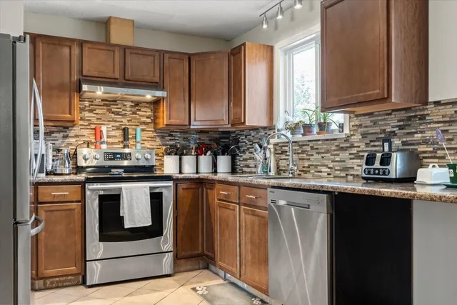 9334 JAMES STREET, Chilliwack 5