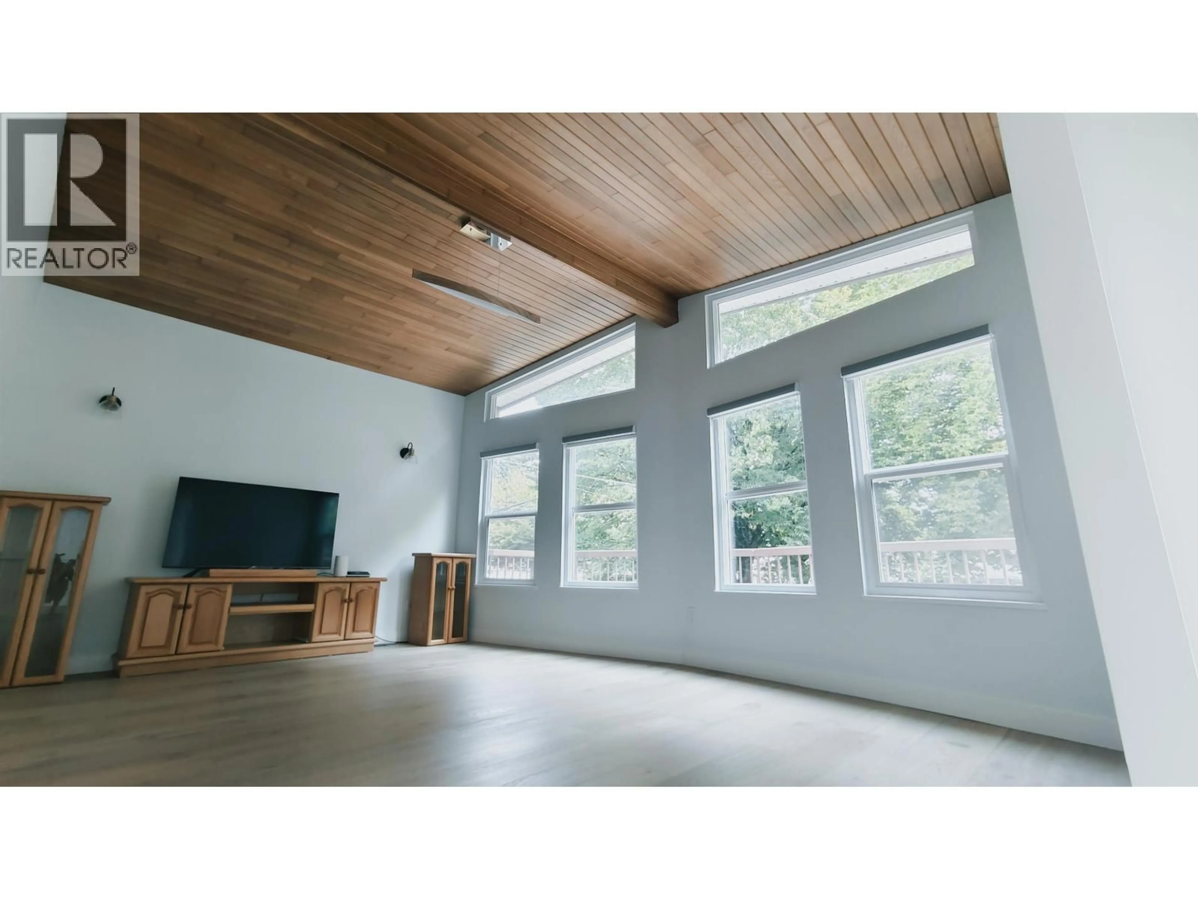 A pic of a room for 5863 JOYCE STREET, Vancouver British Columbia V5R4H9