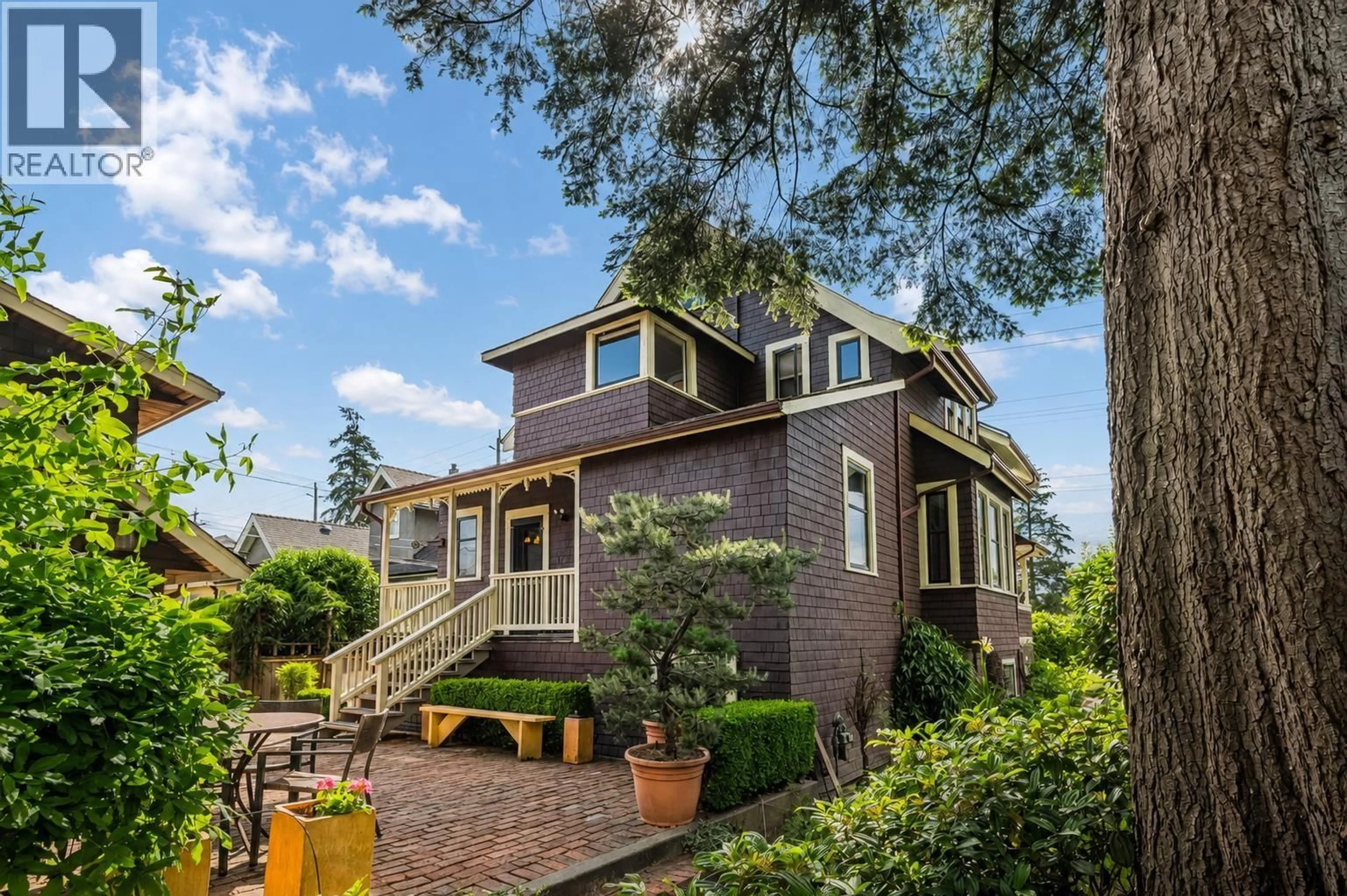 Home with brick exterior material, street for 819 EIGHTH AVENUE, New Westminster British Columbia V3M2R4