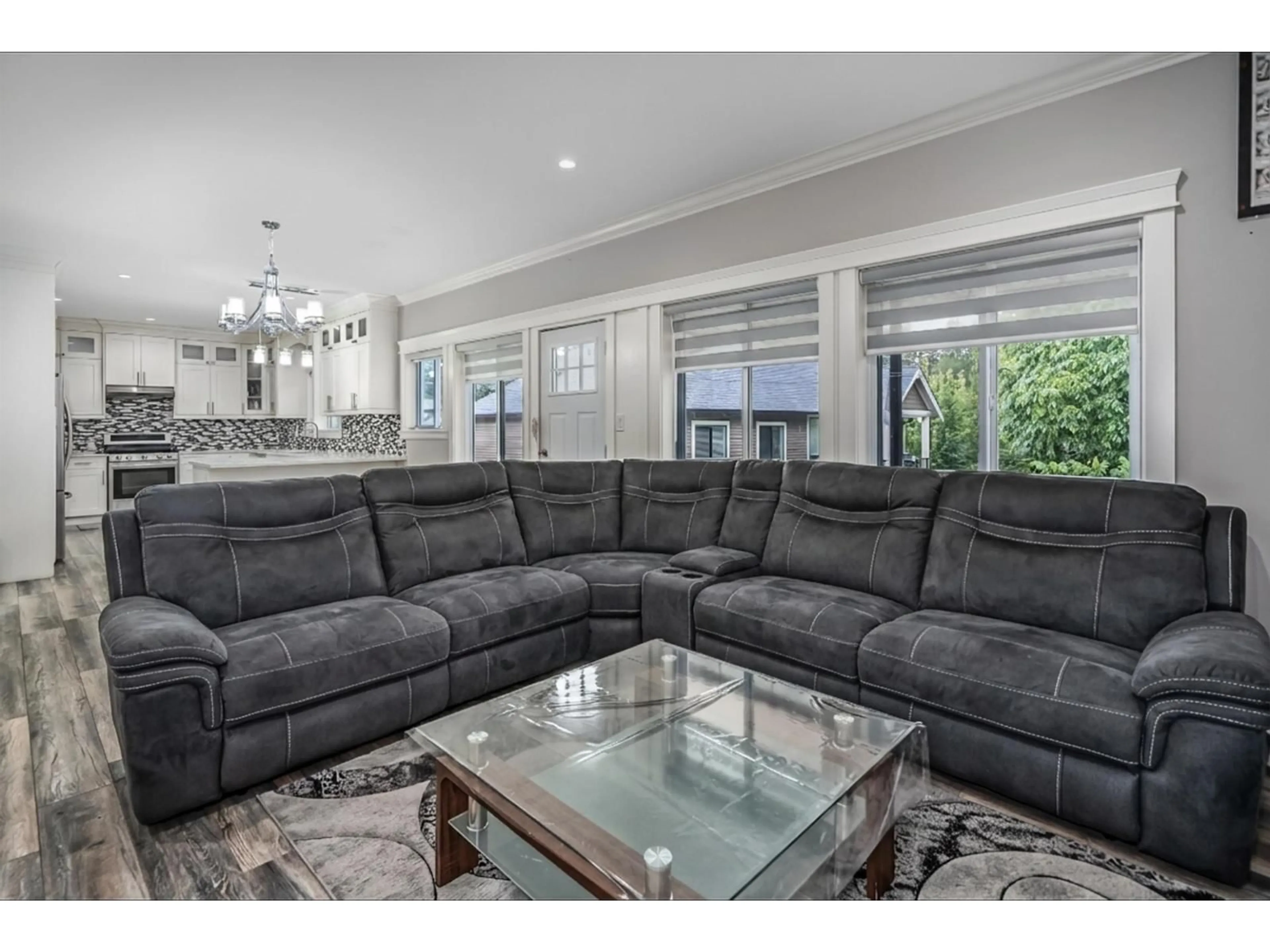 Living room with furniture, unknown for 33993 MCPHEE PLACE, Mission British Columbia V2V0E7