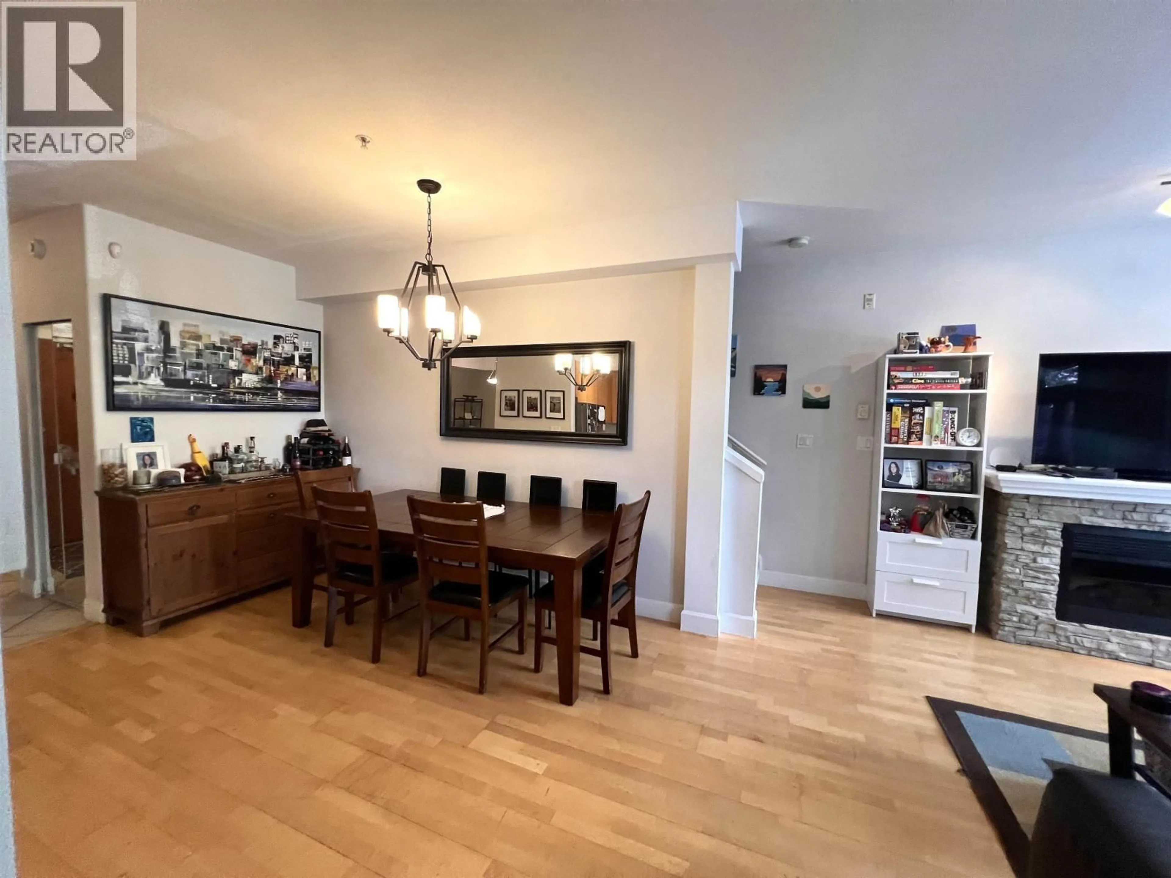 Dining room, wood/laminate floor for 122 - 4280 MONCTON STREET, Richmond British Columbia V7E6T4