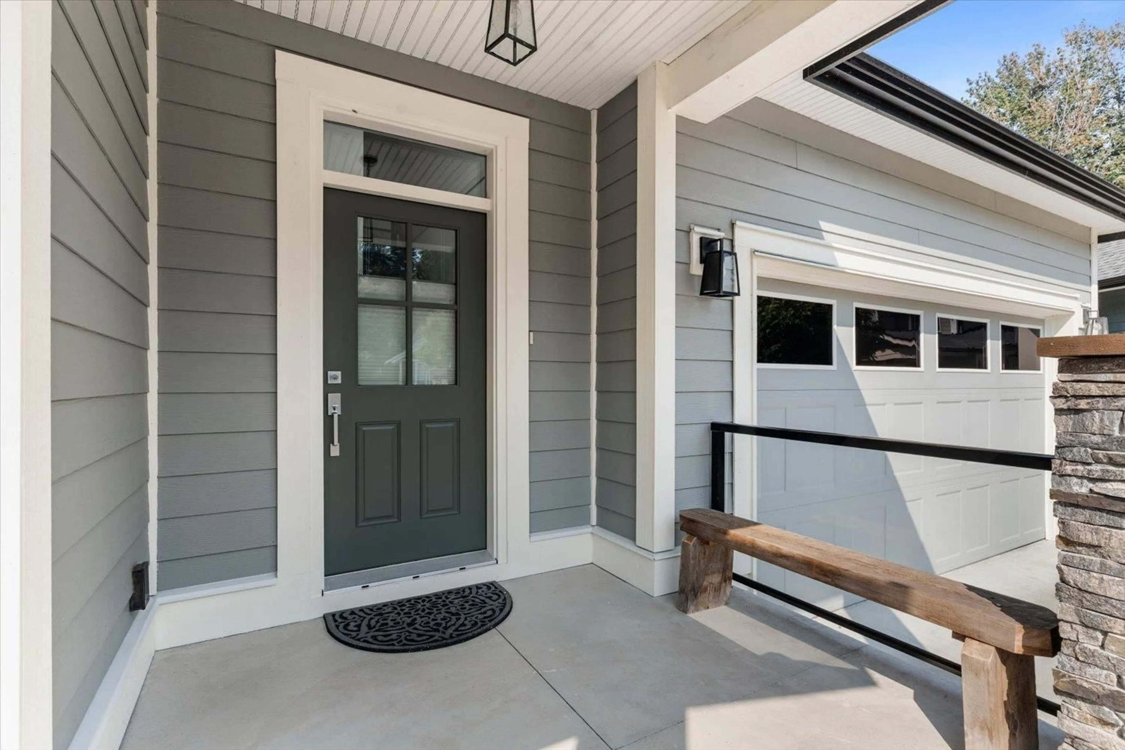 Indoor entryway for 67 - 1885 COLUMBIA VALLEY ROAD, Lindell Beach British Columbia V2R1J8