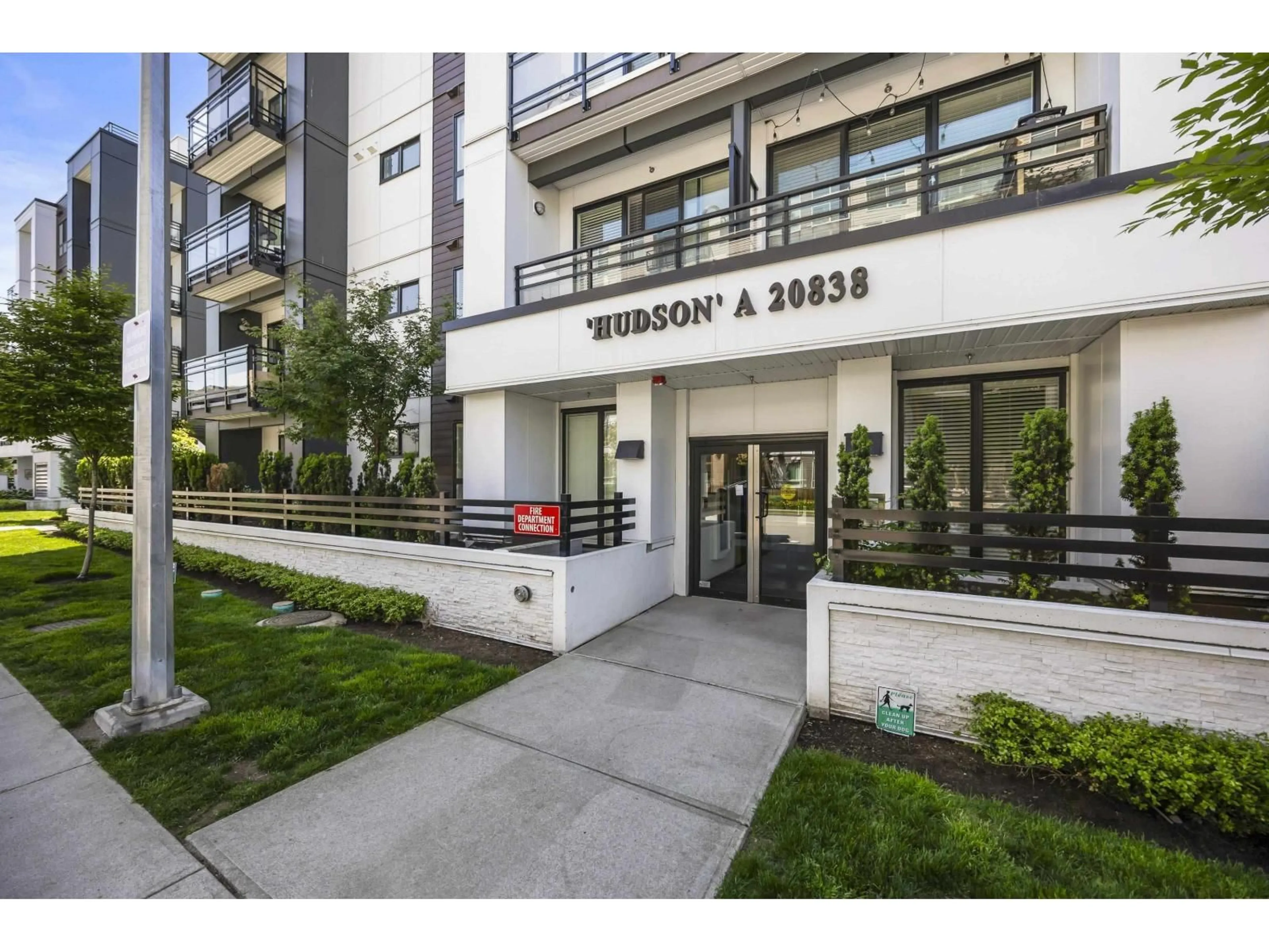 Indoor entryway for A502 - 20838 78B AVENUE, Langley British Columbia V2Y3M1