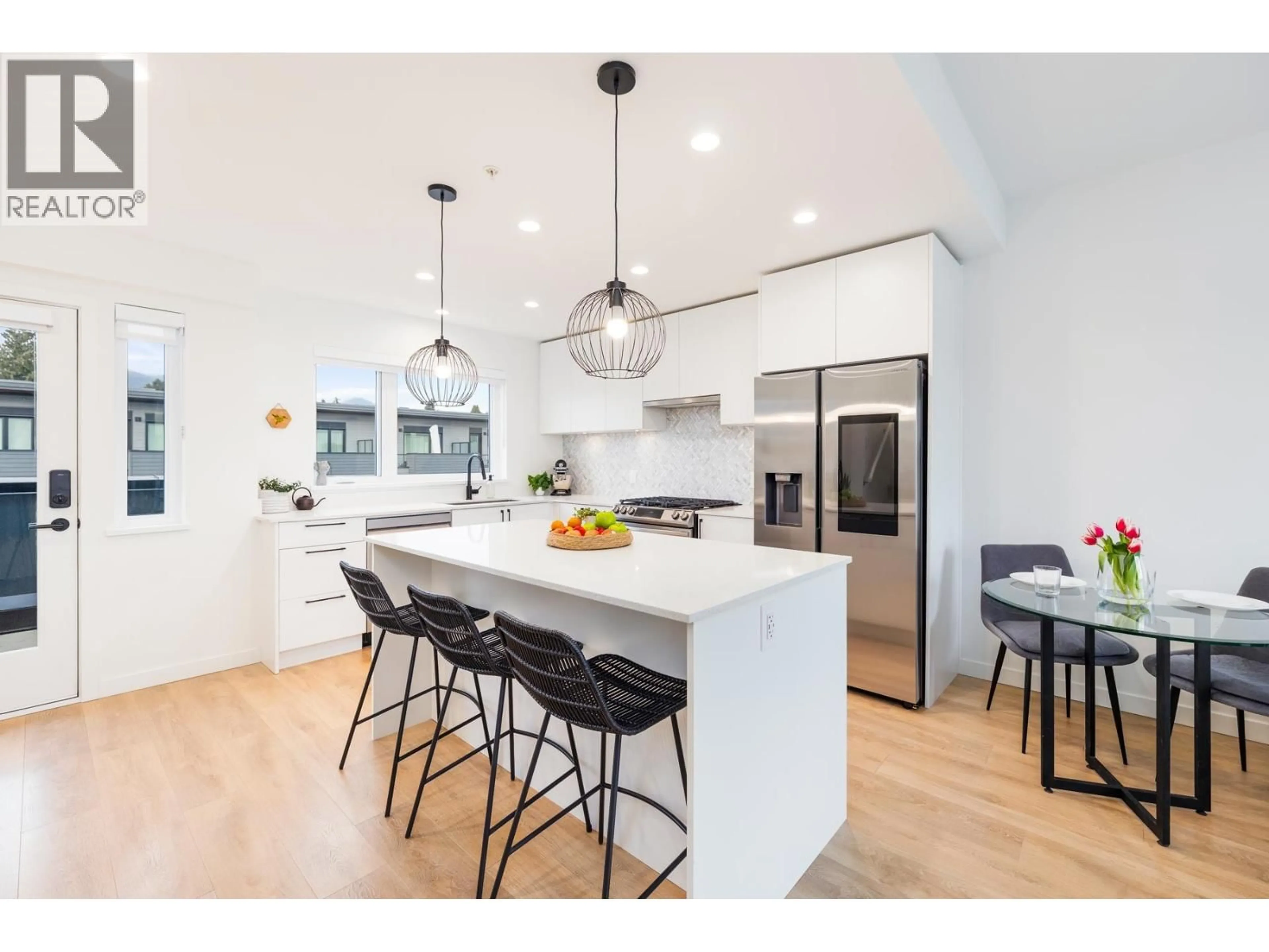 Open concept kitchen, unknown for 444 - 545 2ND STREET, North Vancouver British Columbia V7L1E1