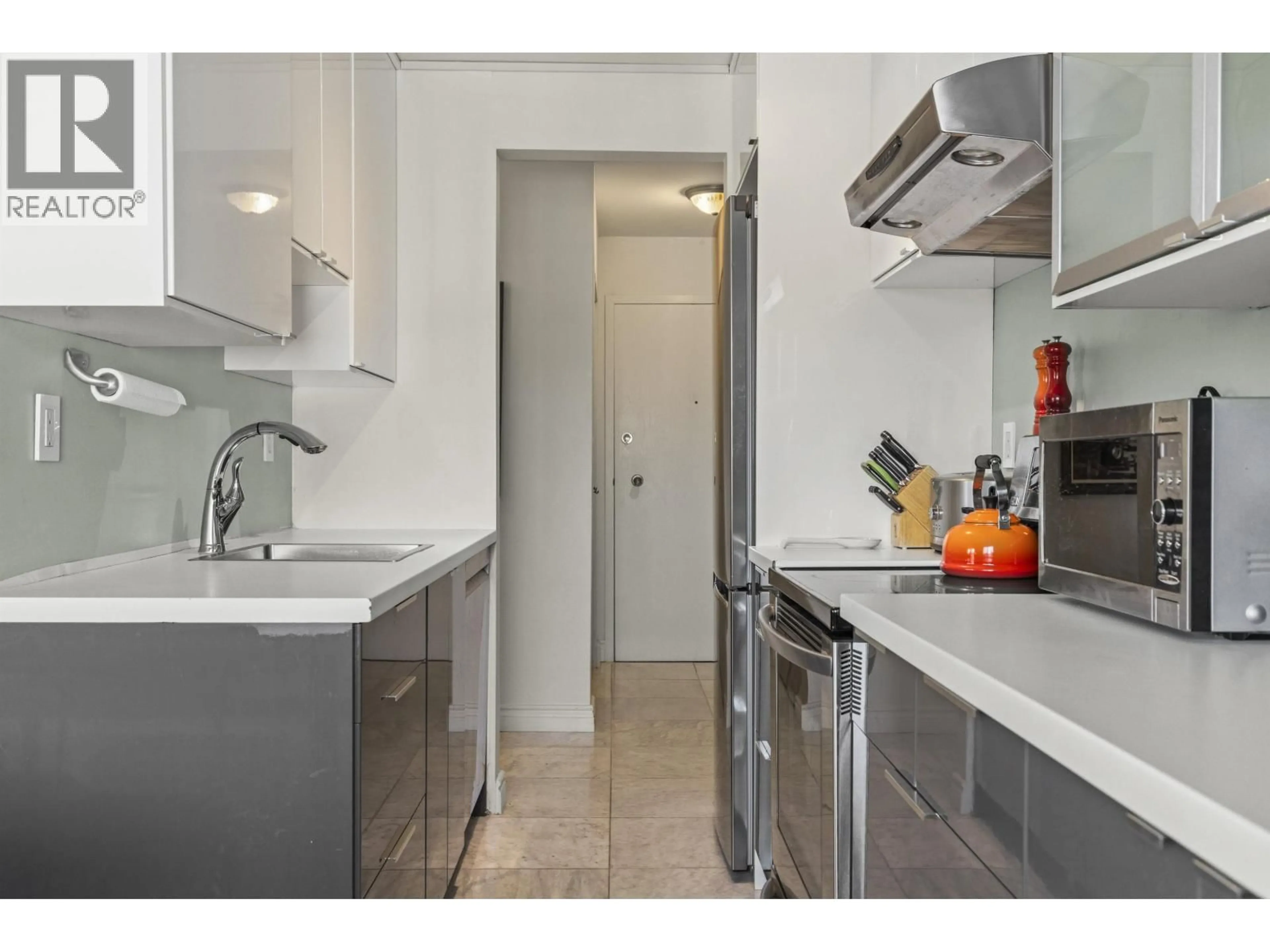 Standard kitchen, ceramic/tile floor for 307 - 2335 YORK AVENUE, Vancouver British Columbia V6K1C8
