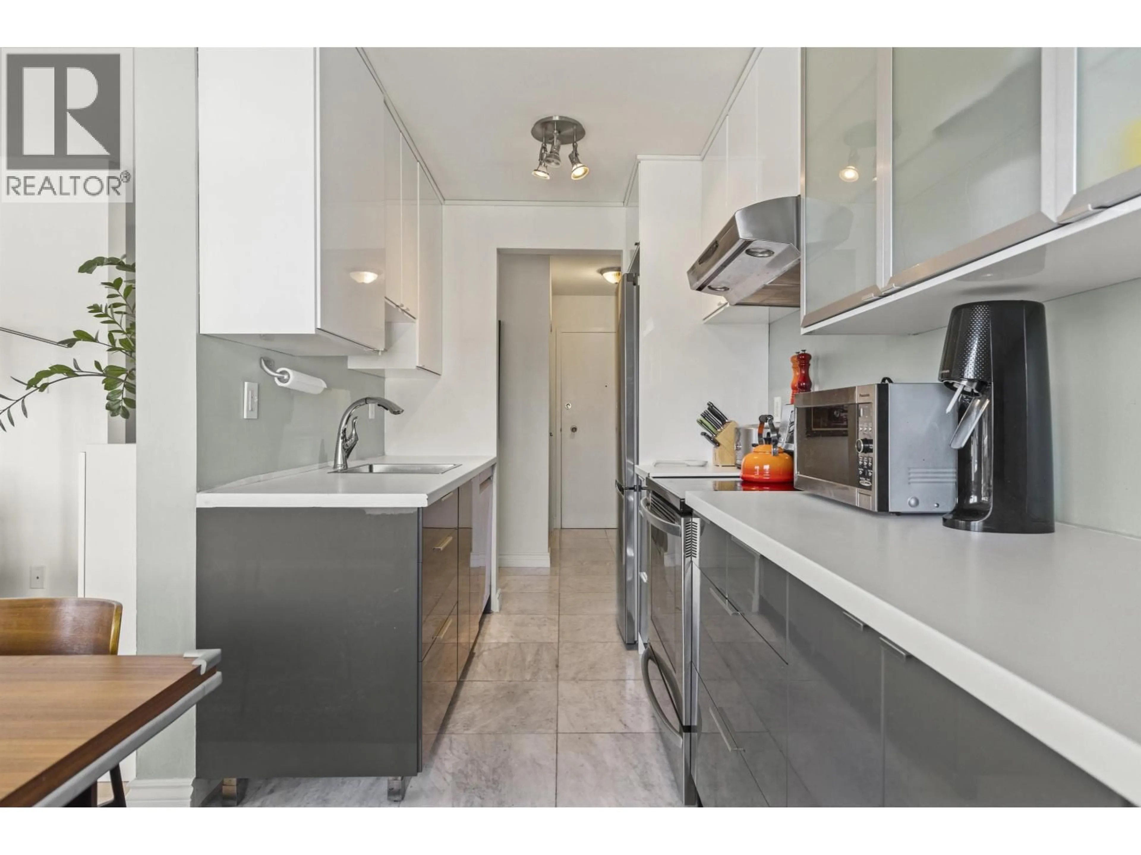 Unknown for 307 - 2335 YORK AVENUE, Vancouver British Columbia V6K1C8