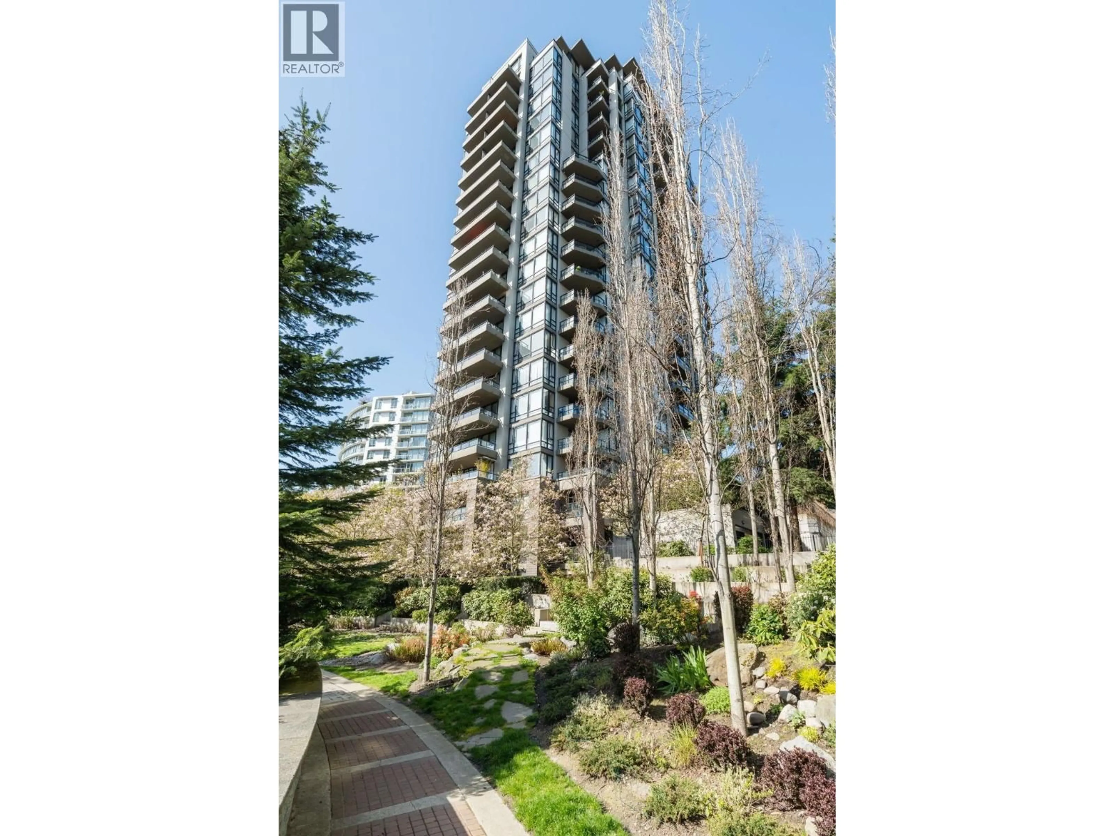A pic from outside/outdoor area/front of a property/back of a property/a pic from drone, unknown for 903 - 151 2ND STREET, North Vancouver British Columbia V7M3P1