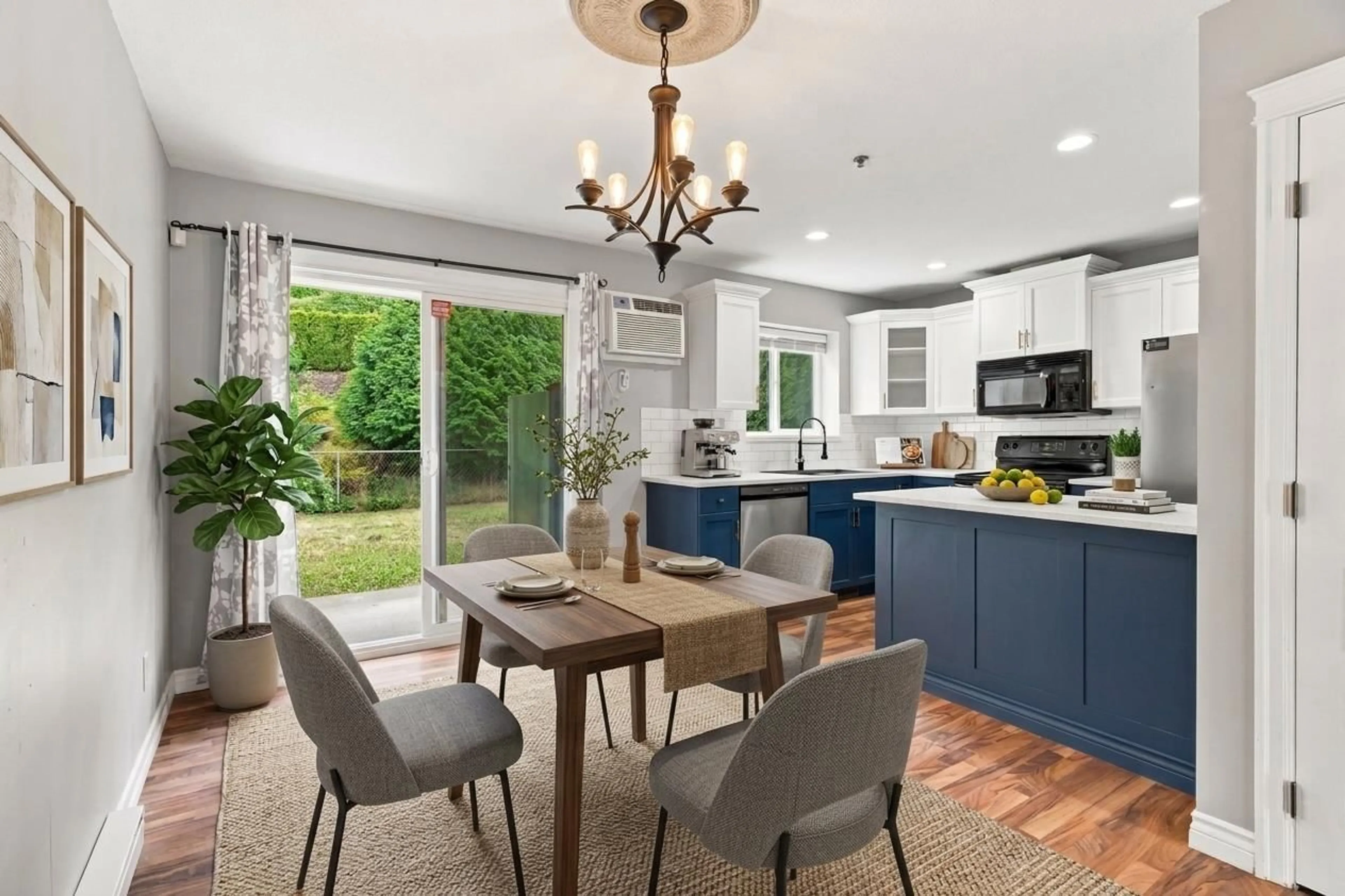 Open concept kitchen, ceramic/tile floor for 6 - 46832 HUDSON ROAD, Chilliwack British Columbia V2R0L9