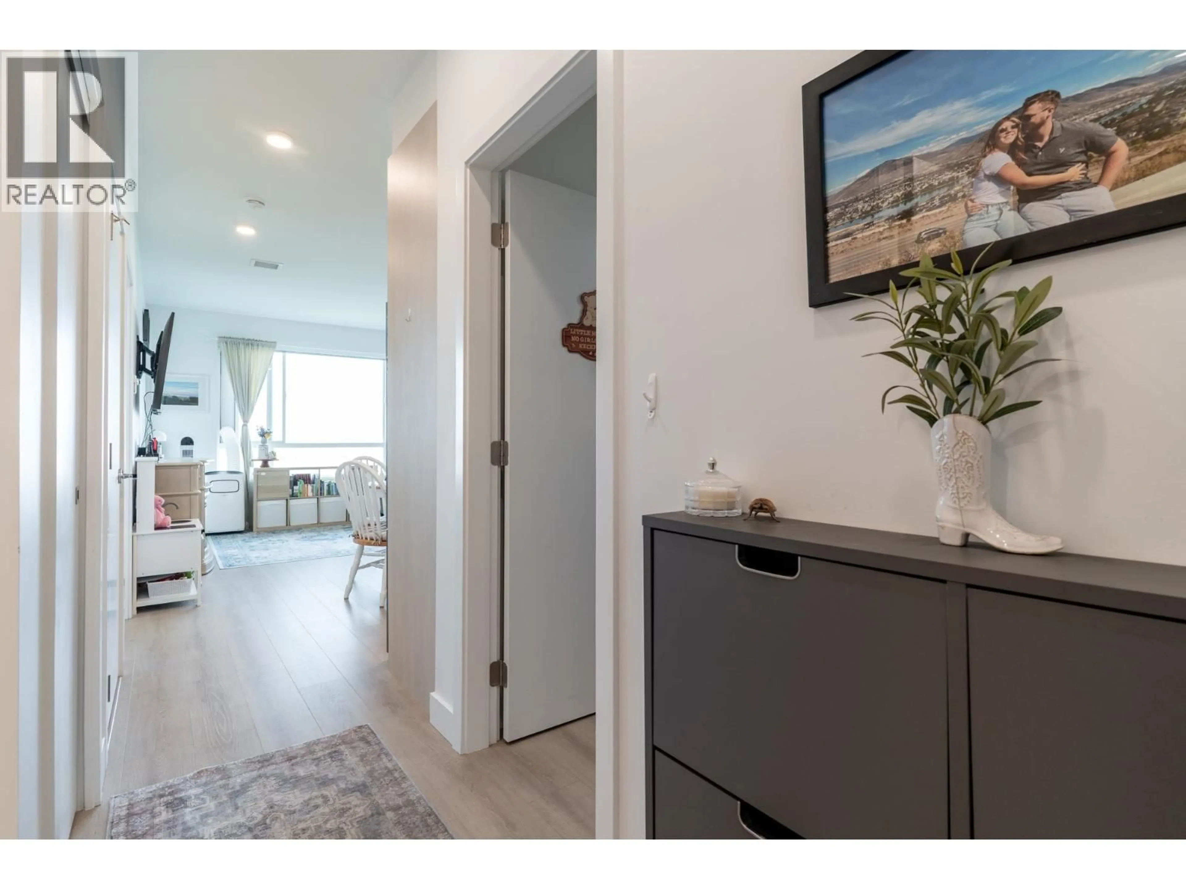 Indoor entryway for 513 - 2463 RABBIT DRIVE, Tsawwassen British Columbia V4M0G6