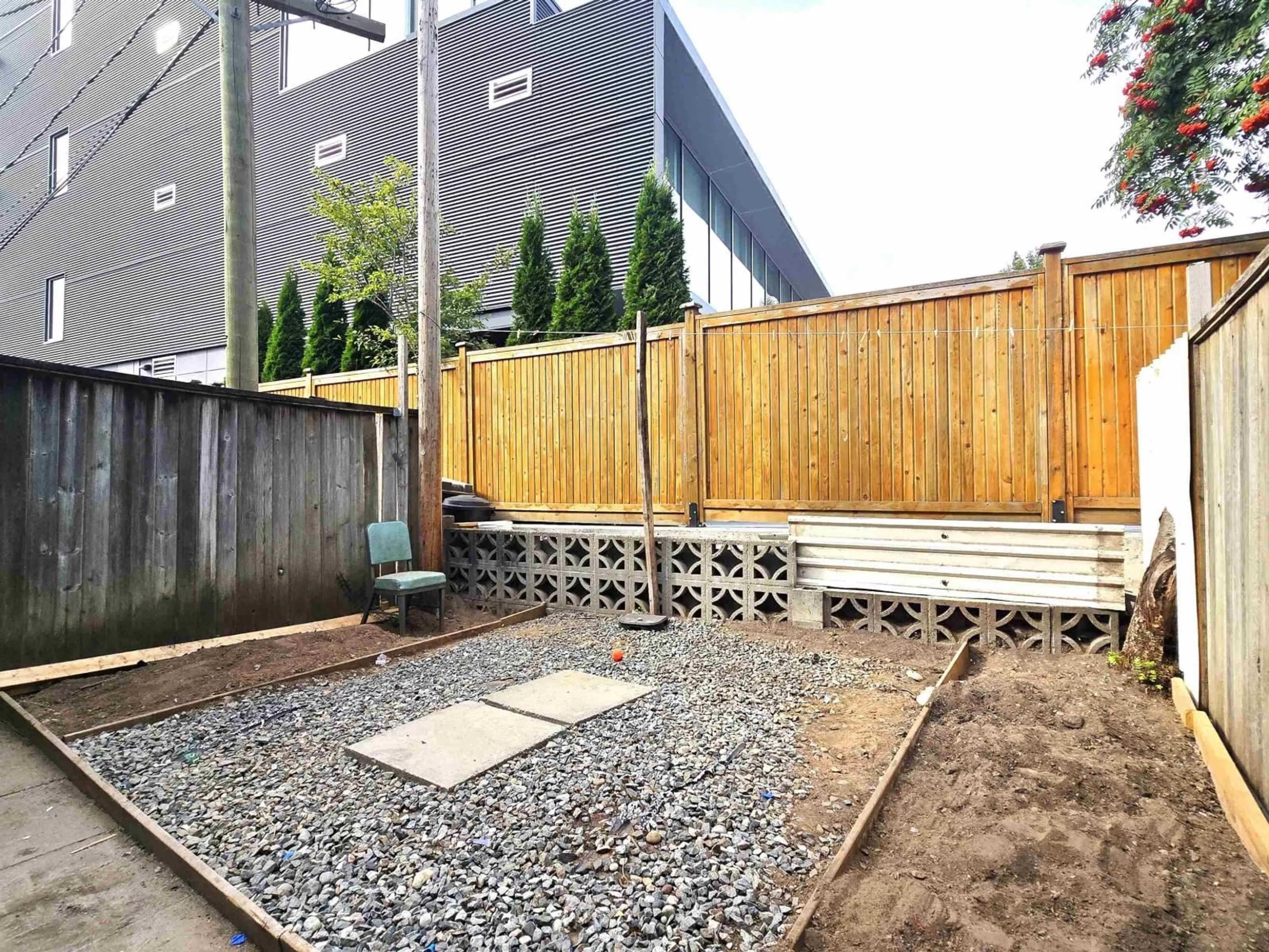Patio, street for 11 - 2048 MCCALLUM ROAD, Abbotsford British Columbia V2S3N4