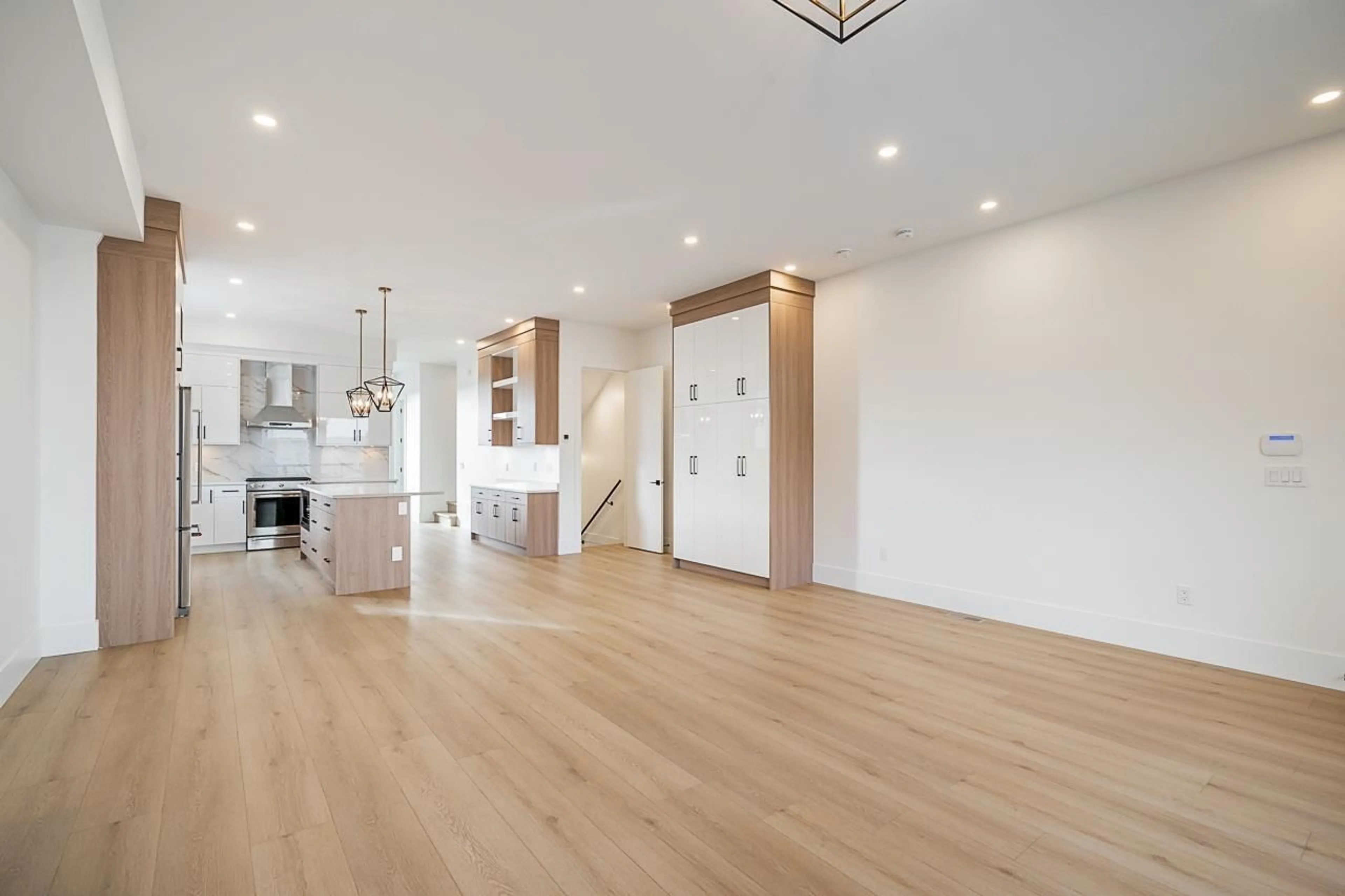 Unknown for 16685 16 AVENUE, Surrey British Columbia V3S9X7