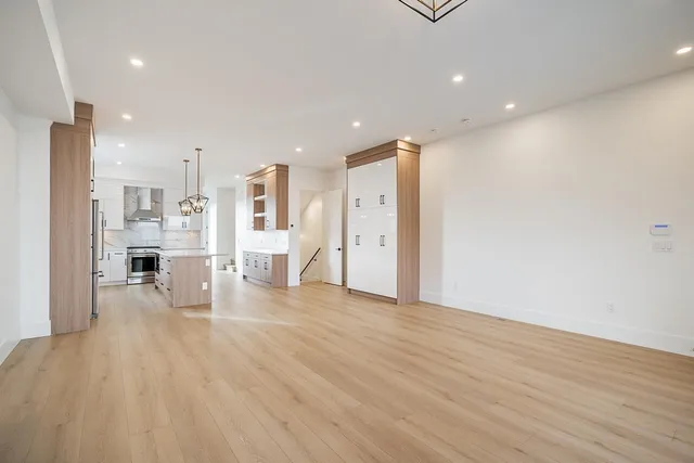 16685 16 AVENUE, Surrey 3