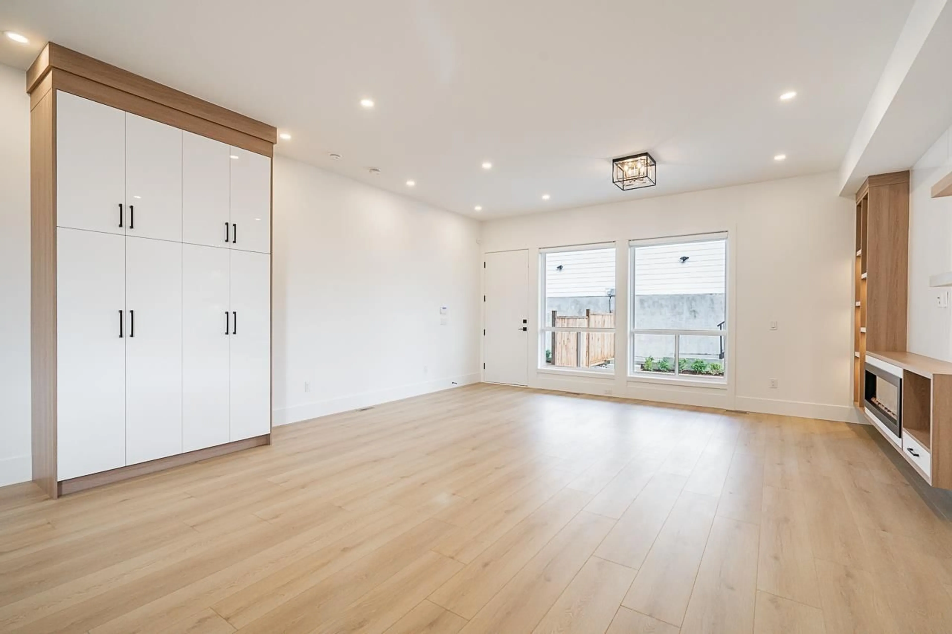 Unknown for 16685 16 AVENUE, Surrey British Columbia V3S9X7