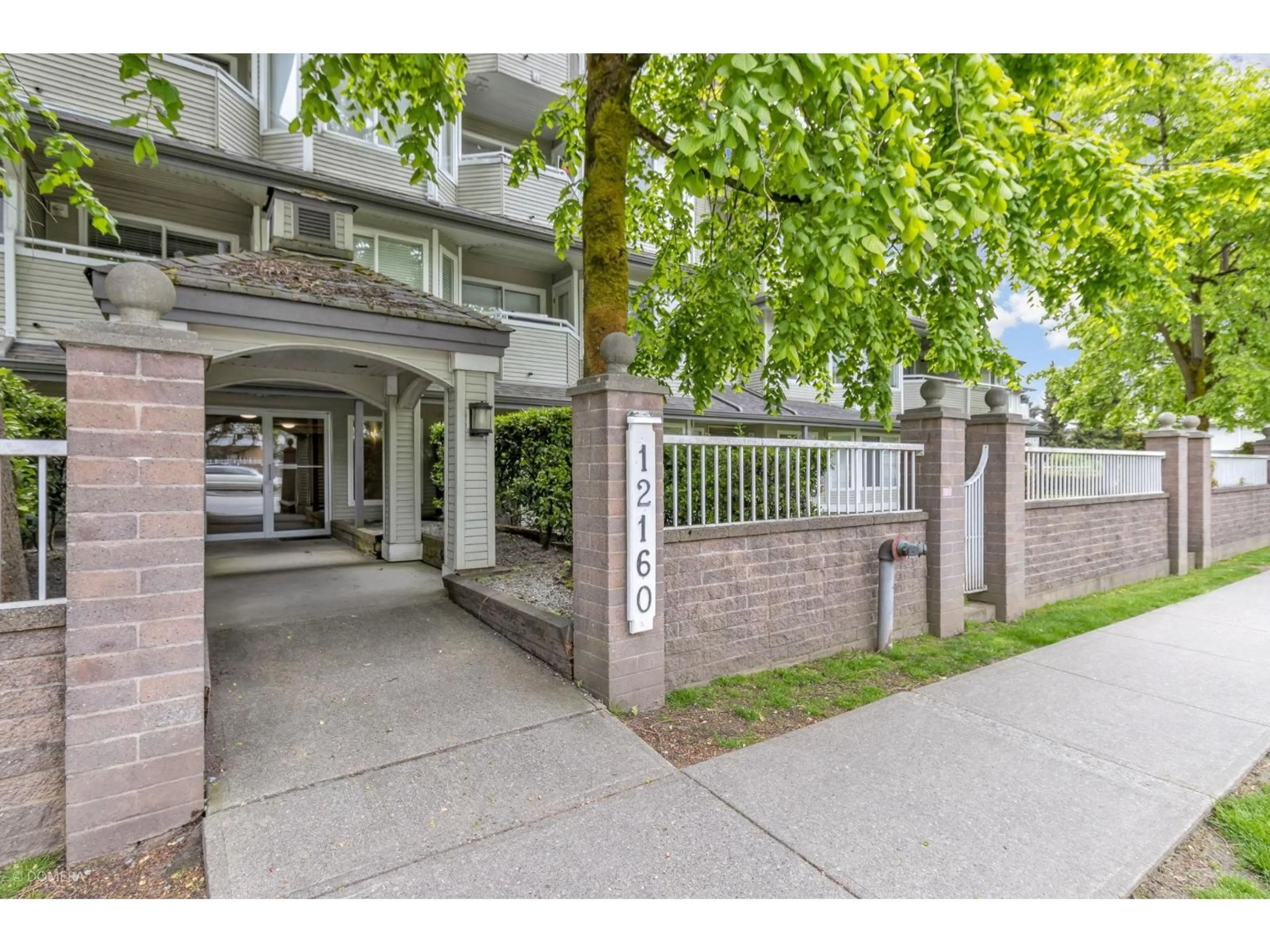 Indoor foyer for 406 - 12160 80 AVENUE, Surrey British Columbia V3W0V3