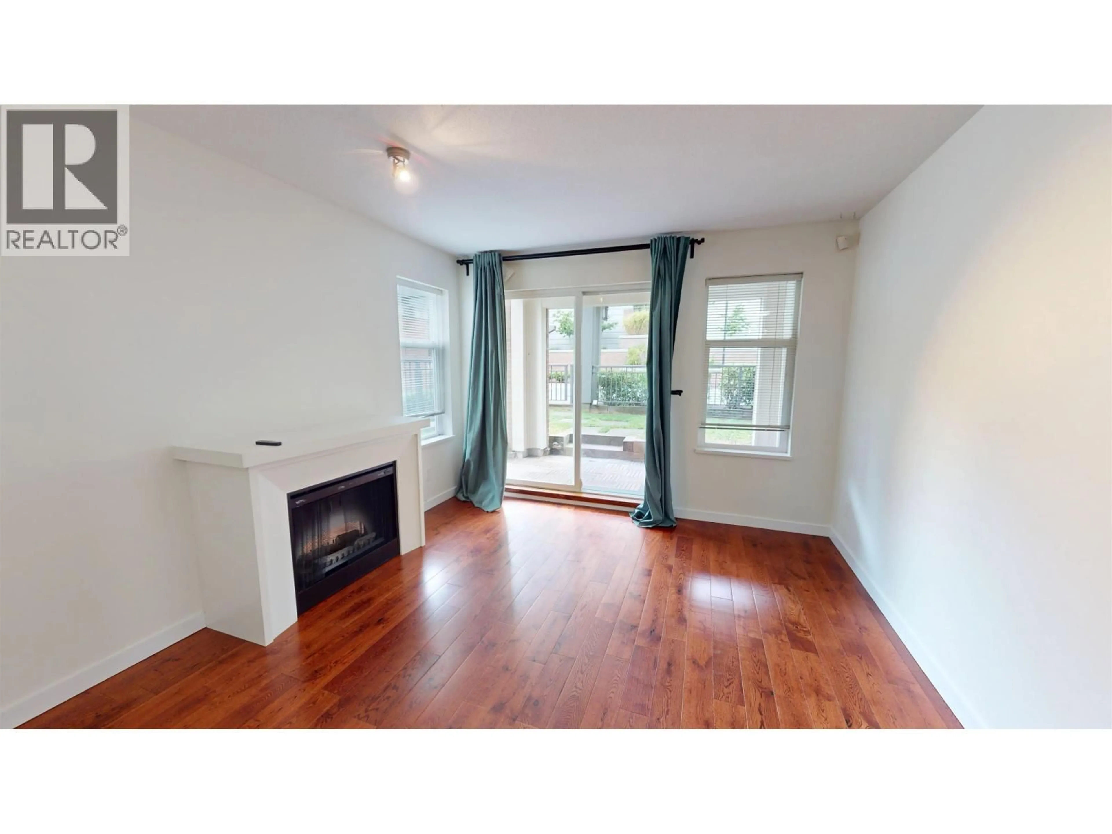 A pic of a room for 106 - 4788 BRENTWOOD DRIVE, Burnaby British Columbia V5C0C5